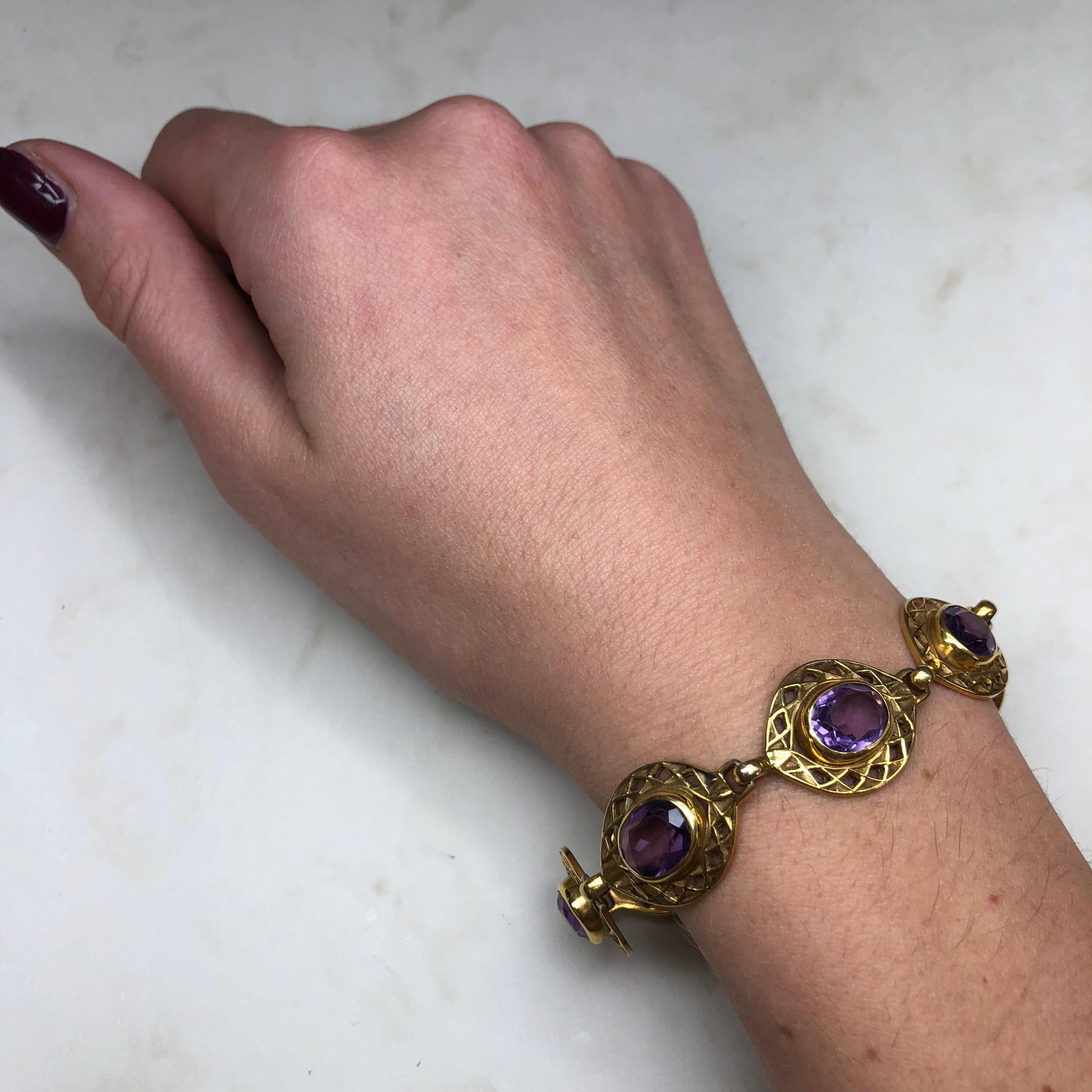 Verziertes Armband aus Amethyst und 9 Karat Gold für Damen oder Herren im Angebot