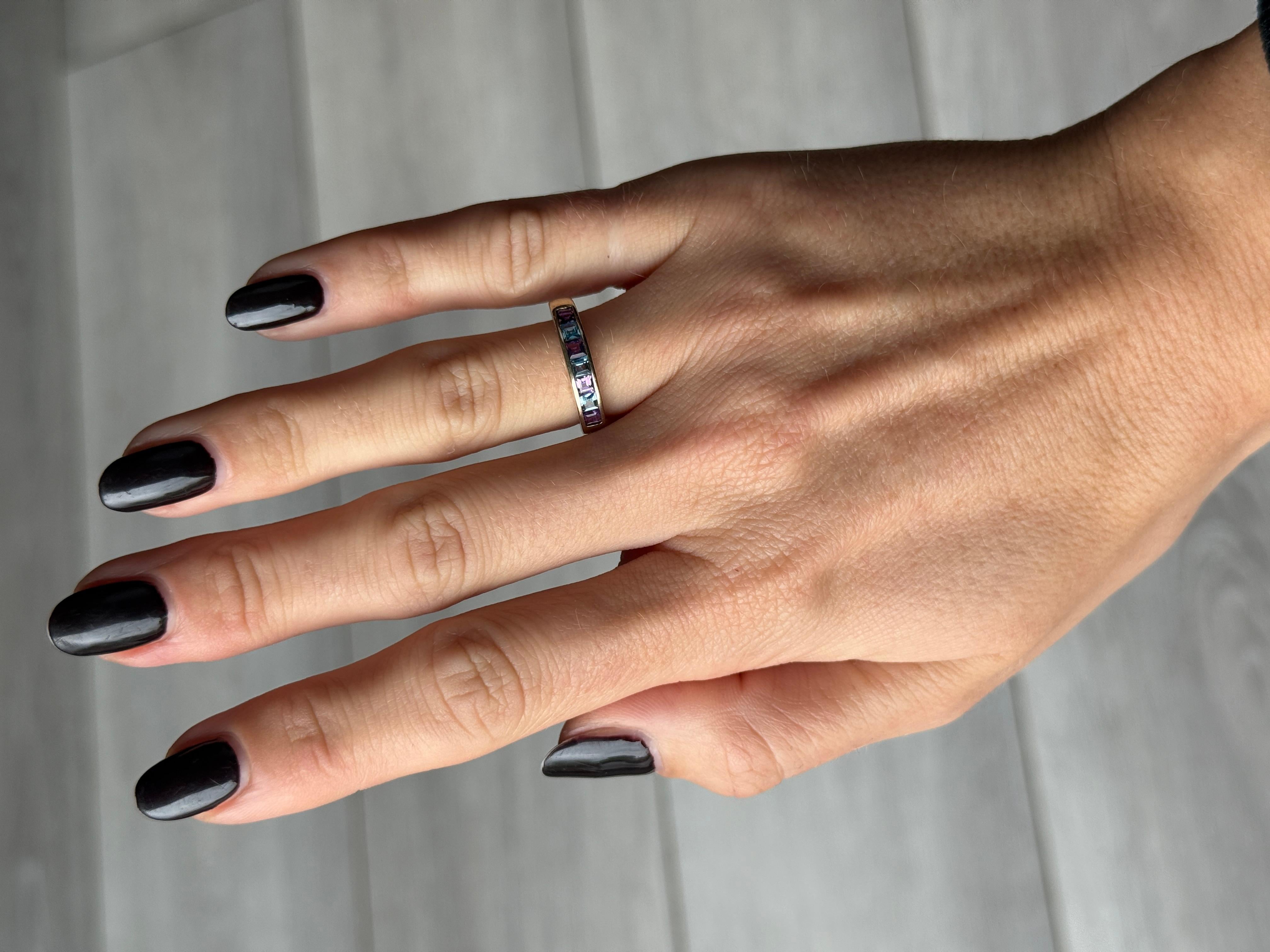 Vintage Amethyst und Aquamarin 9 Karat Gold Ring im Zustand „Gut“ im Angebot in Chipping Campden, GB