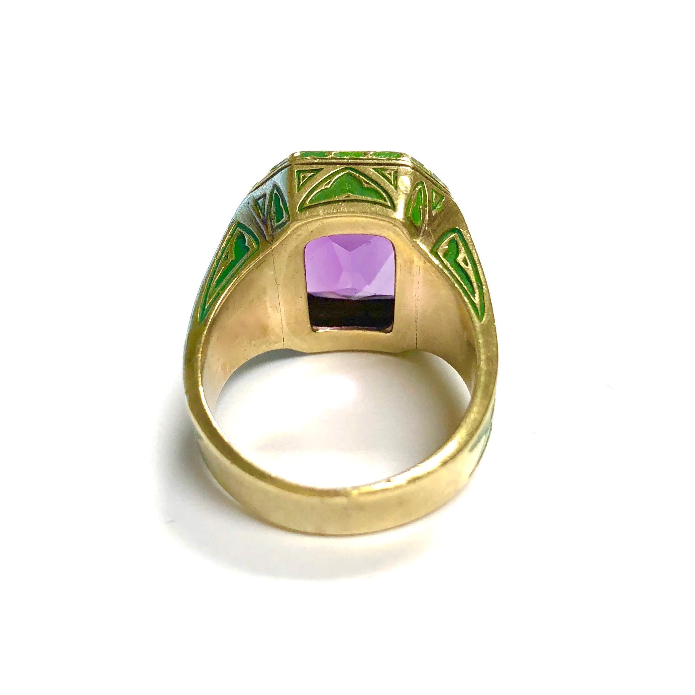 Vintage Amethyst and Cathedral Window Design Green Enamel Gold Ring In Excellent Condition In Agoura Hills, CA