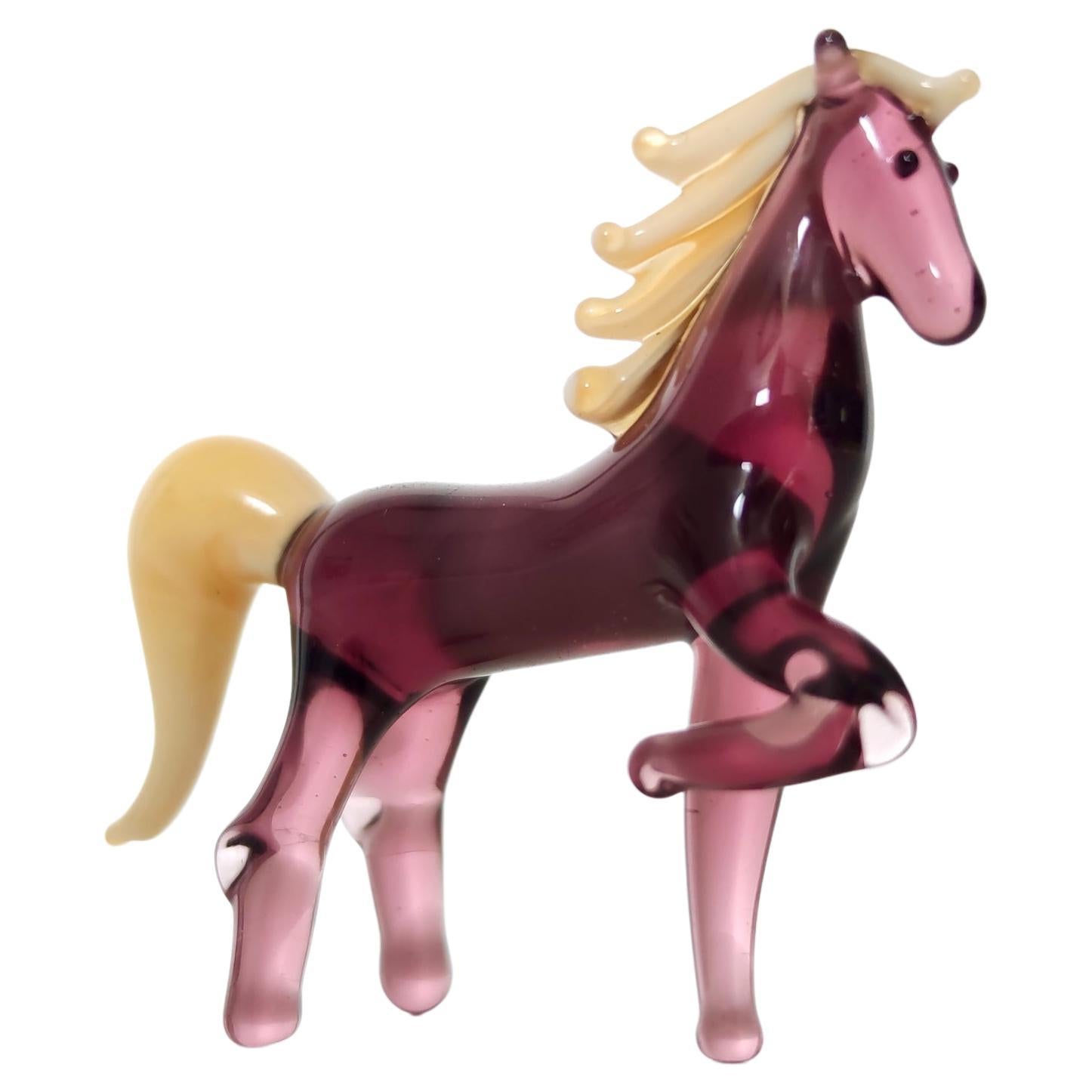Cavallo in miniatura vintage in vetro di Murano color crema e ametista, Italia