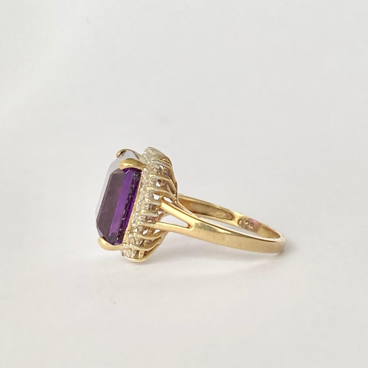 9 Karat Gold Cluster-Ring mit Amethyst und Diamant (Carréeschliff) im Angebot