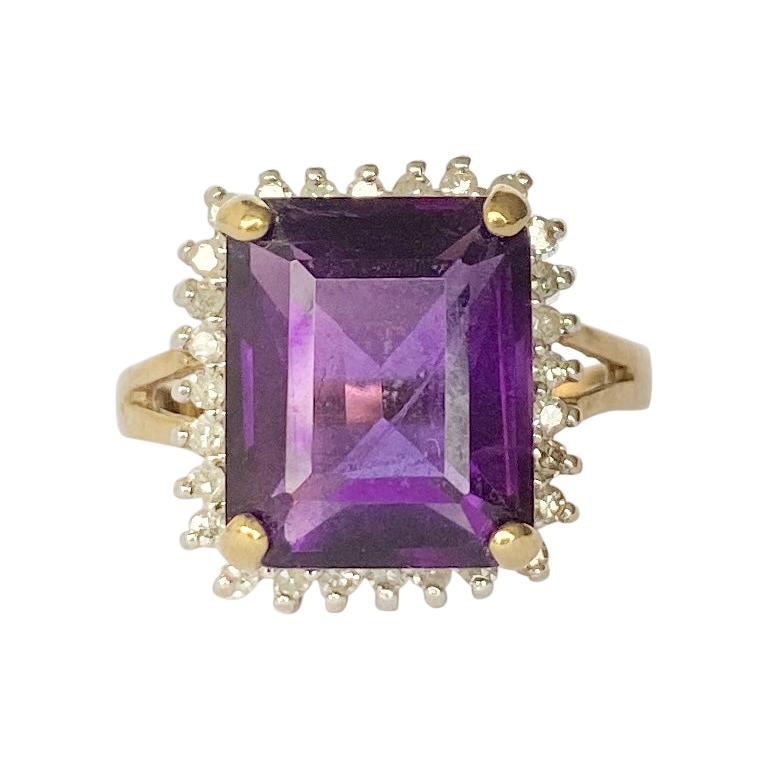 Vintage Amethyst and Diamond 9 Carat Gold Cluster Ring For Sale