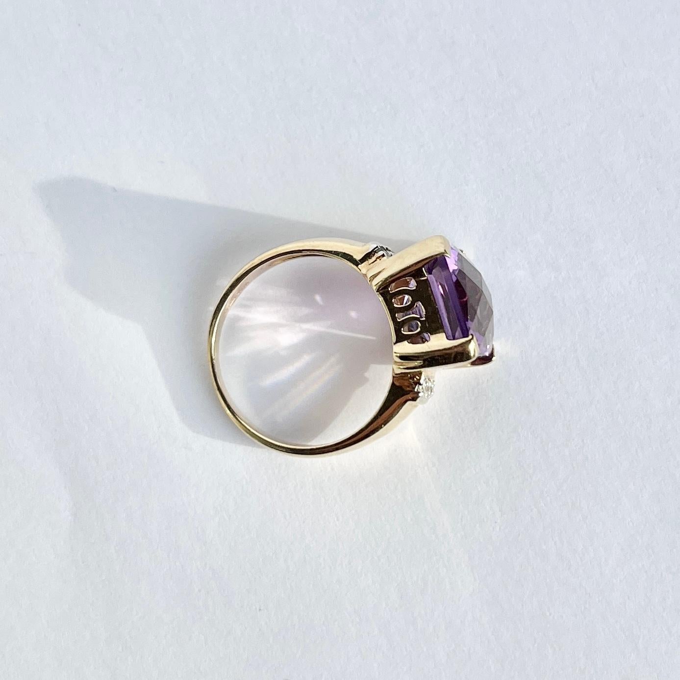 Vintage Amethyst and Diamond 9 Carat Gold Ring In Good Condition For Sale In Chipping Campden, GB
