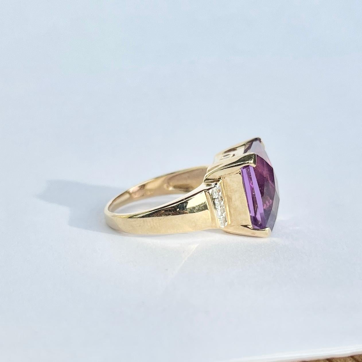 Vintage Amethyst and Diamond 9 Carat Gold Ring For Sale 1