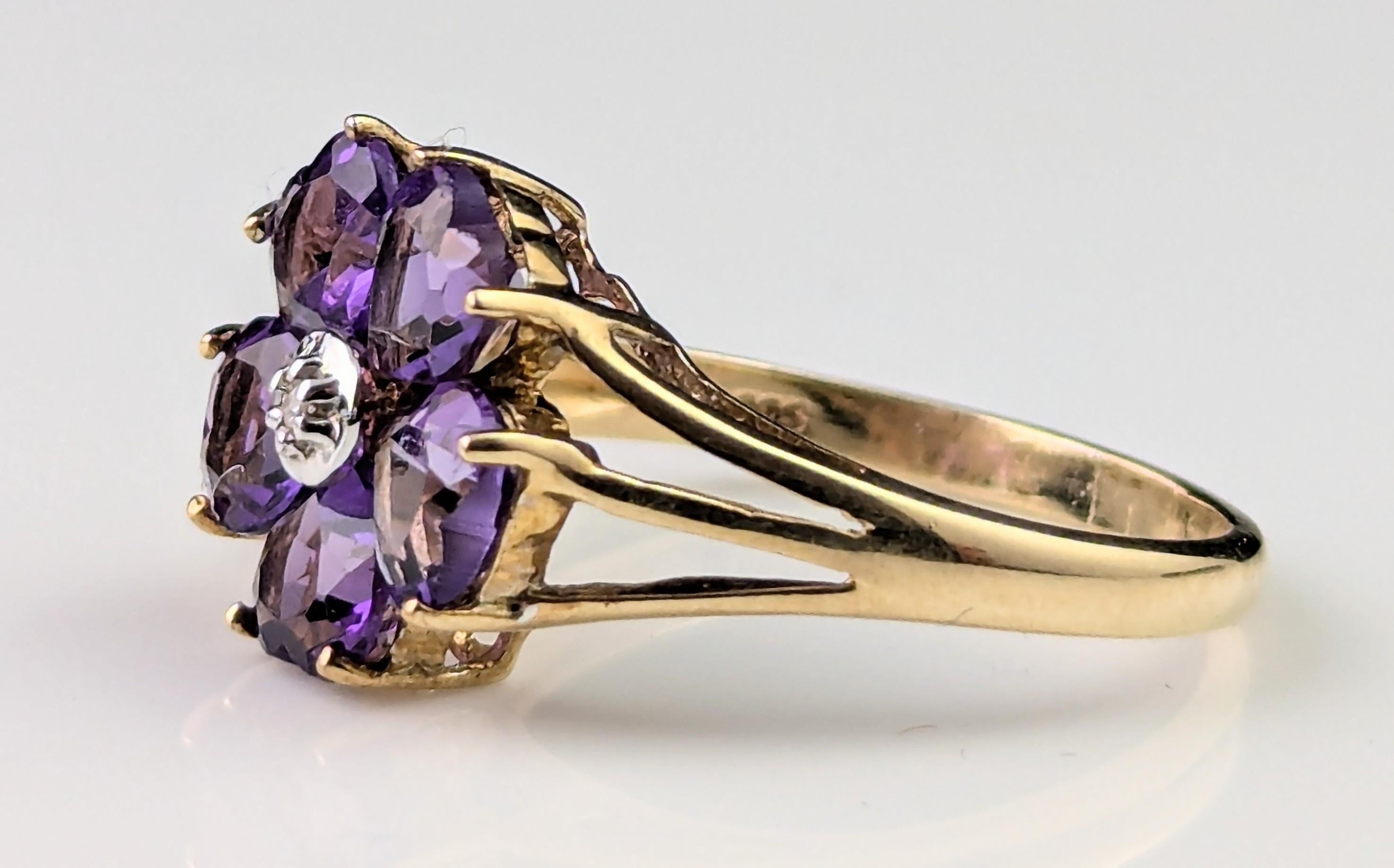 Vintage Amethyst and Diamond flower ring, 9k yellow gold For Sale 5