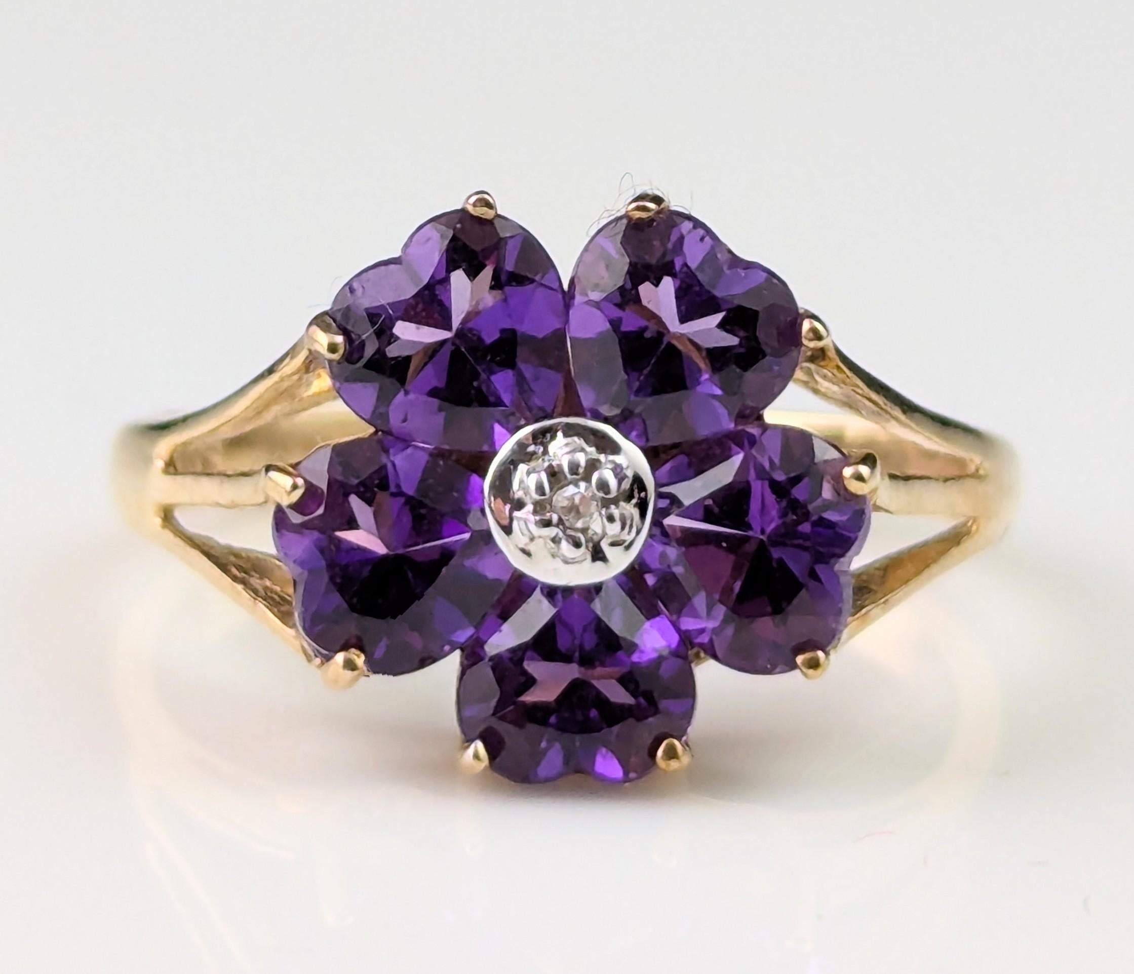 Vintage Amethyst and Diamond flower ring, 9k yellow gold For Sale 6