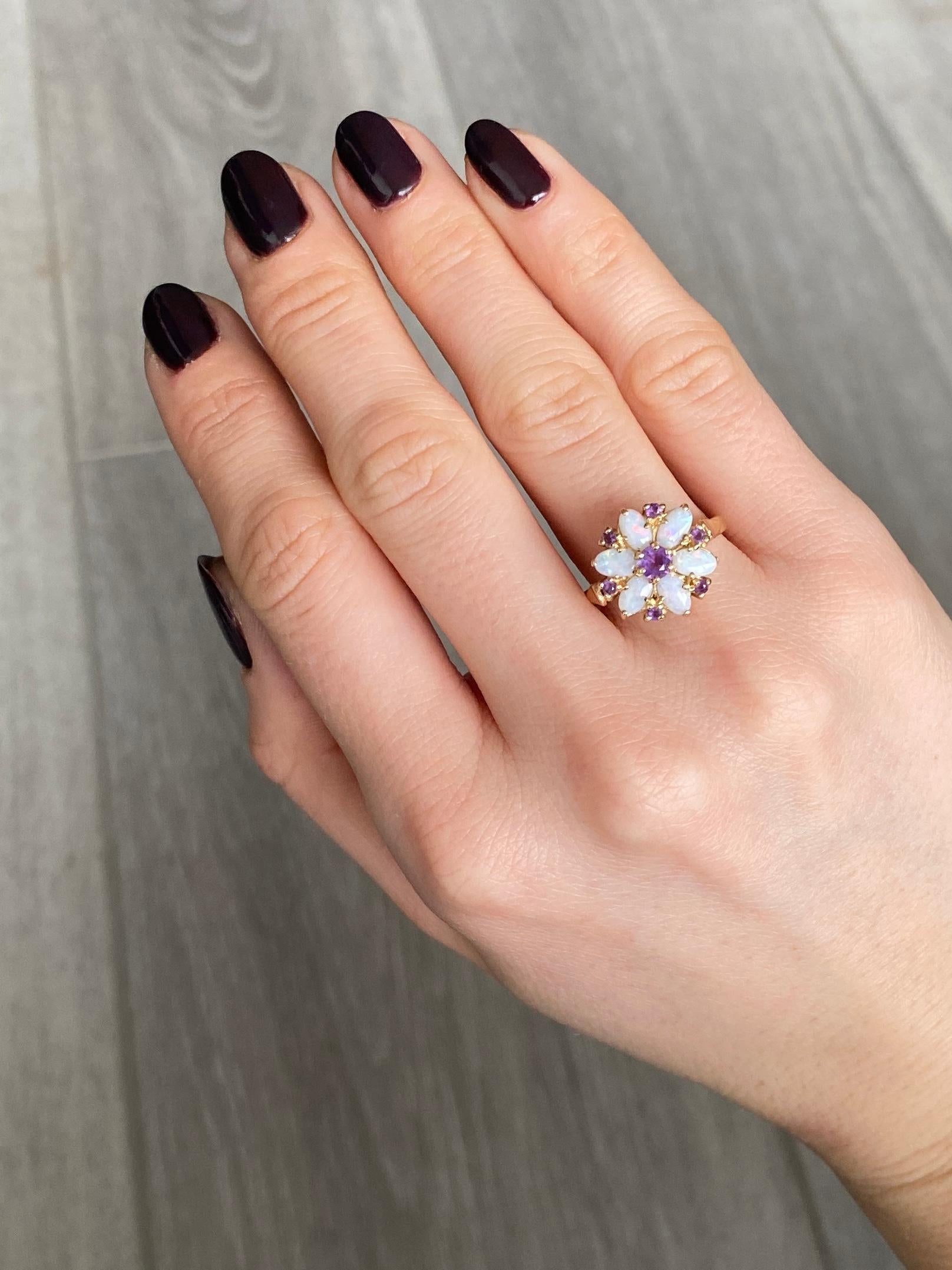 14 Karat Gold Cluster-Ring mit Amethyst und Opal im Zustand „Gut“ im Angebot in Chipping Campden, GB