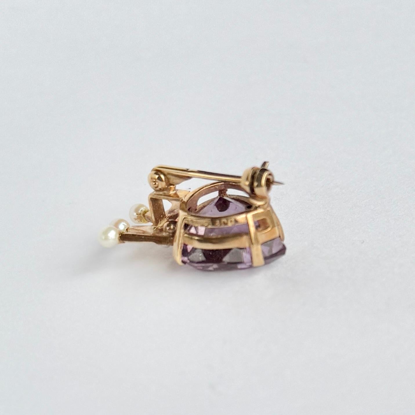 Heart Cut Vintage Amethyst and Pearl 9 Carat Gold Pendant Brooch For Sale