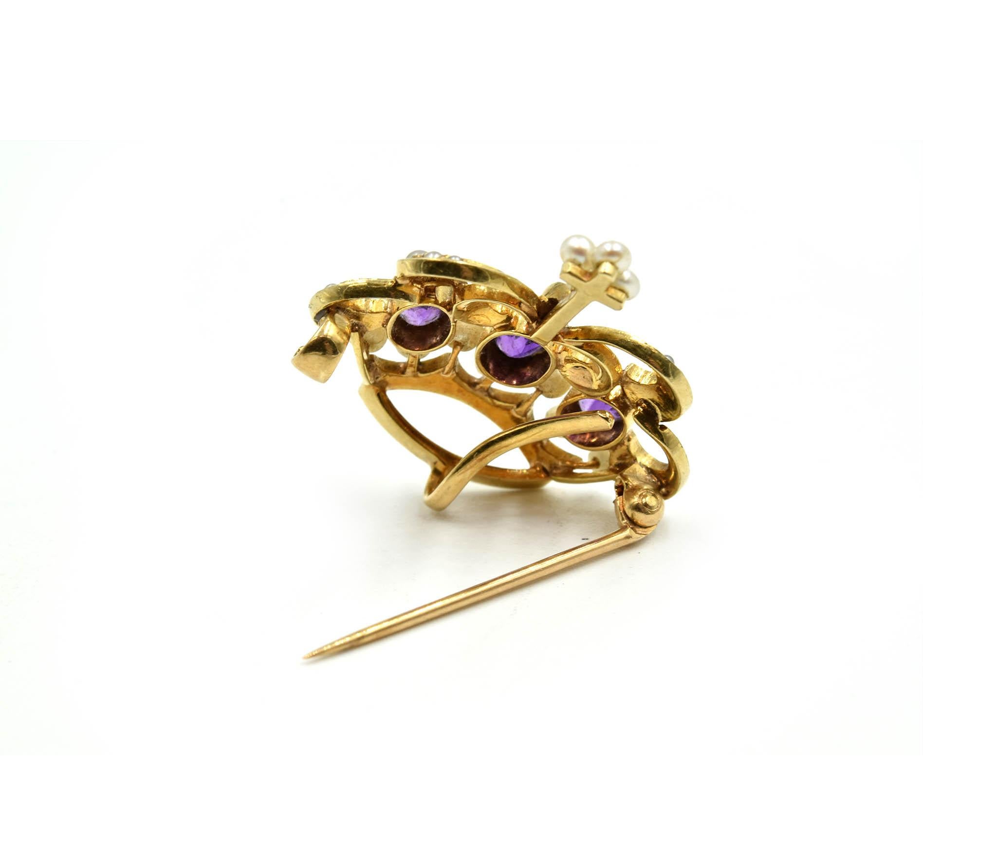 Vintage Amethyst and Pearl Crown Pin 14 Karat Yellow Gold In Excellent Condition In Scottsdale, AZ