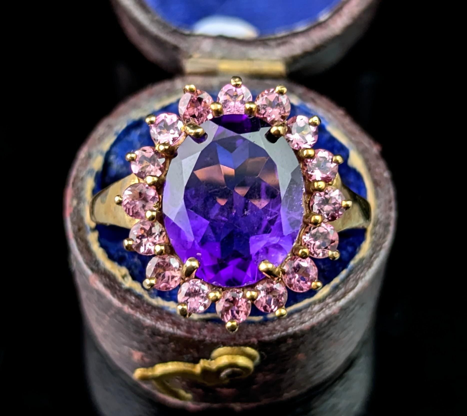 Rétro Bague vintage en or jaune 9 carats avec améthyste et pâte rose en vente