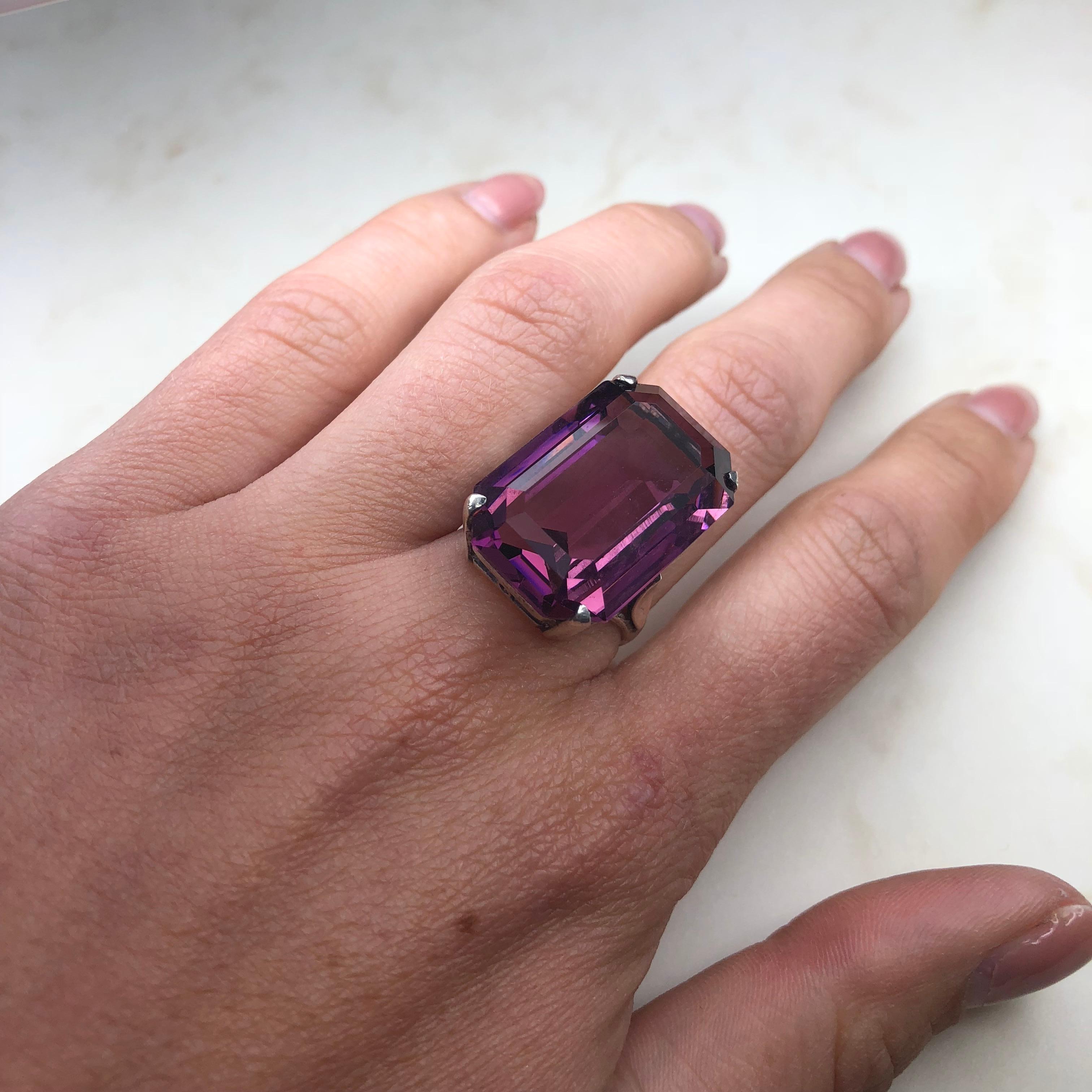 Vintage Amethyst and Silver Cocktail Ring im Zustand „Gut“ in Chipping Campden, GB