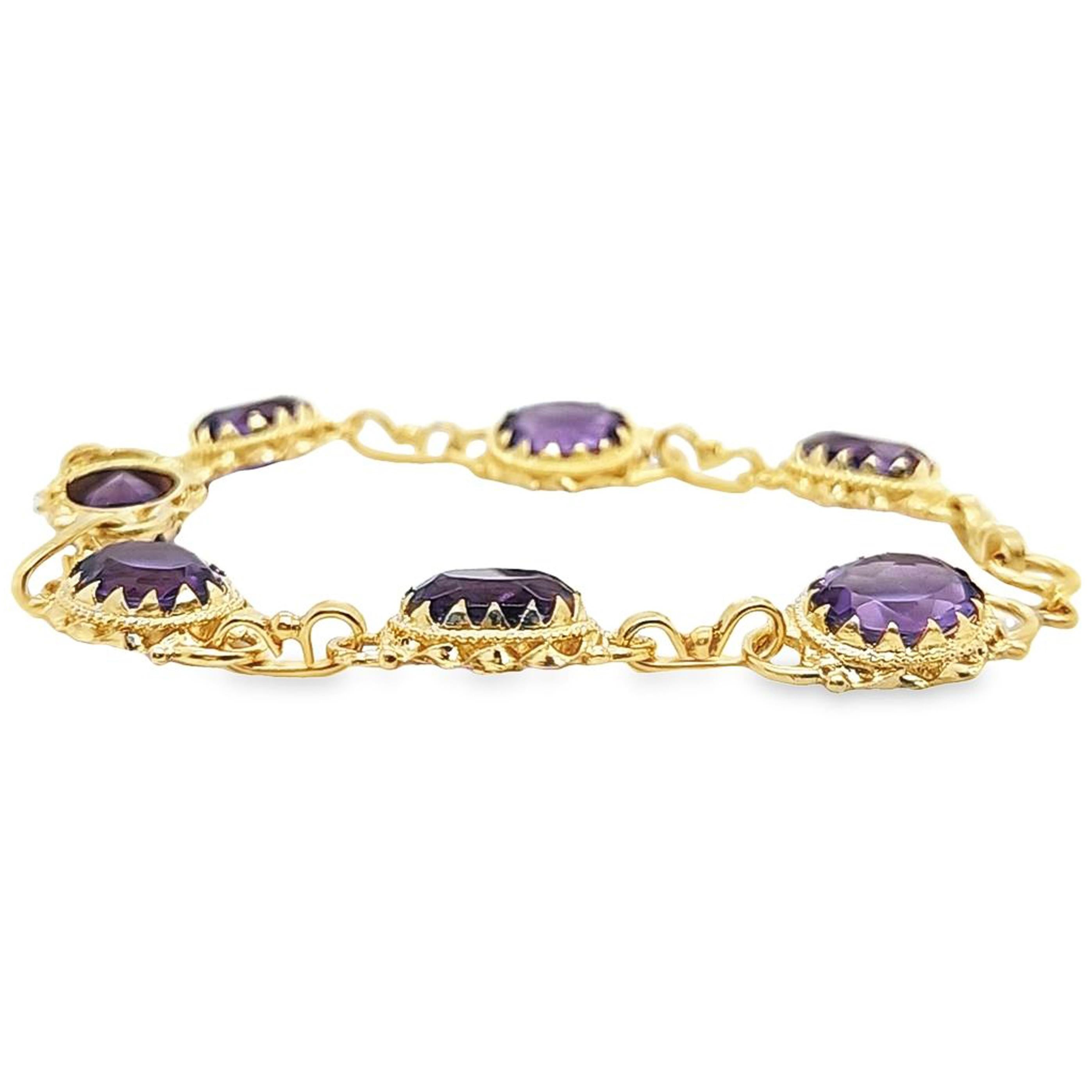 Cabochon Vintage Amethyst Bracelet in Yellow Gold