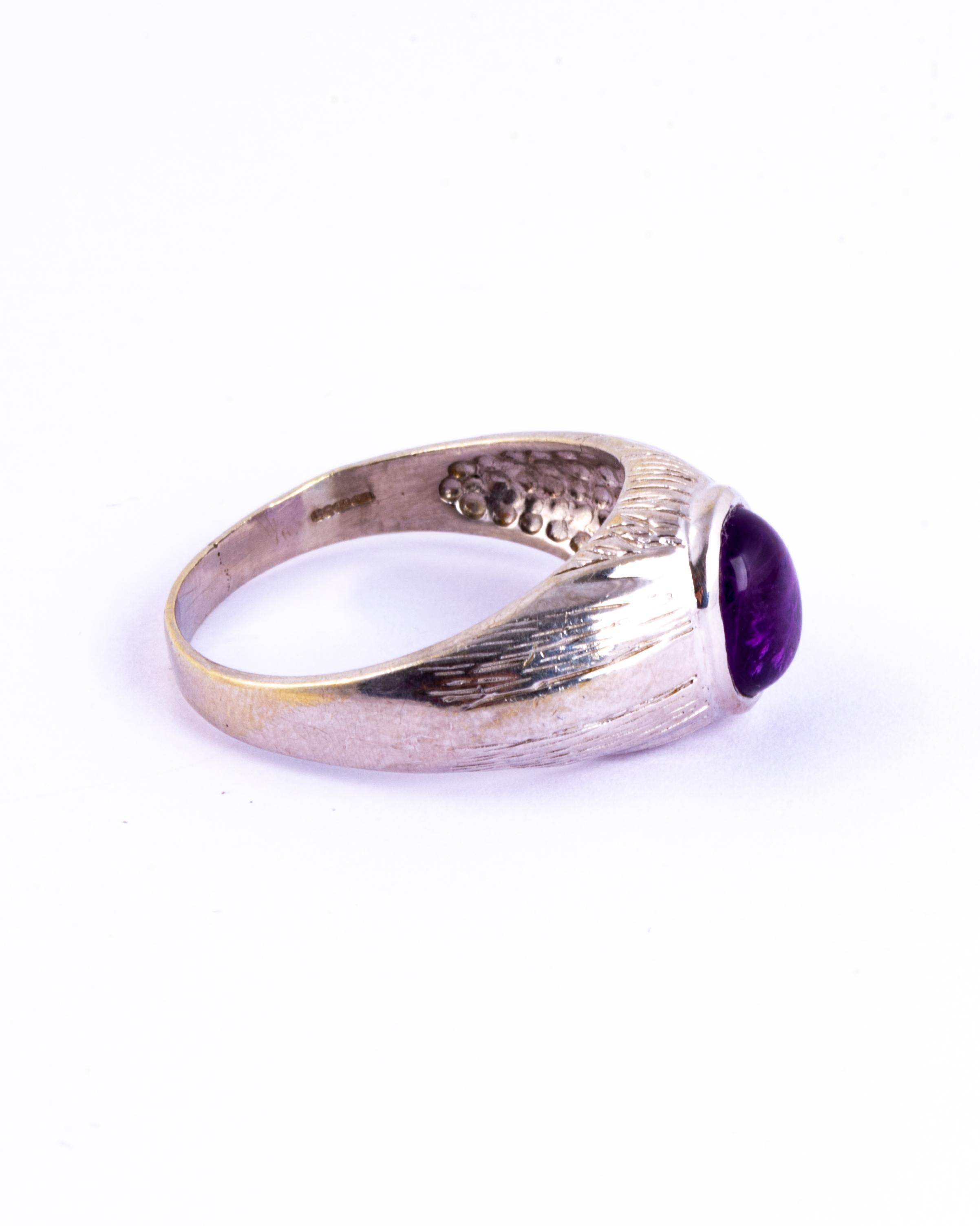 Retro Vintage Amethyst Cabochon and 9 Carat White Gold Ring
