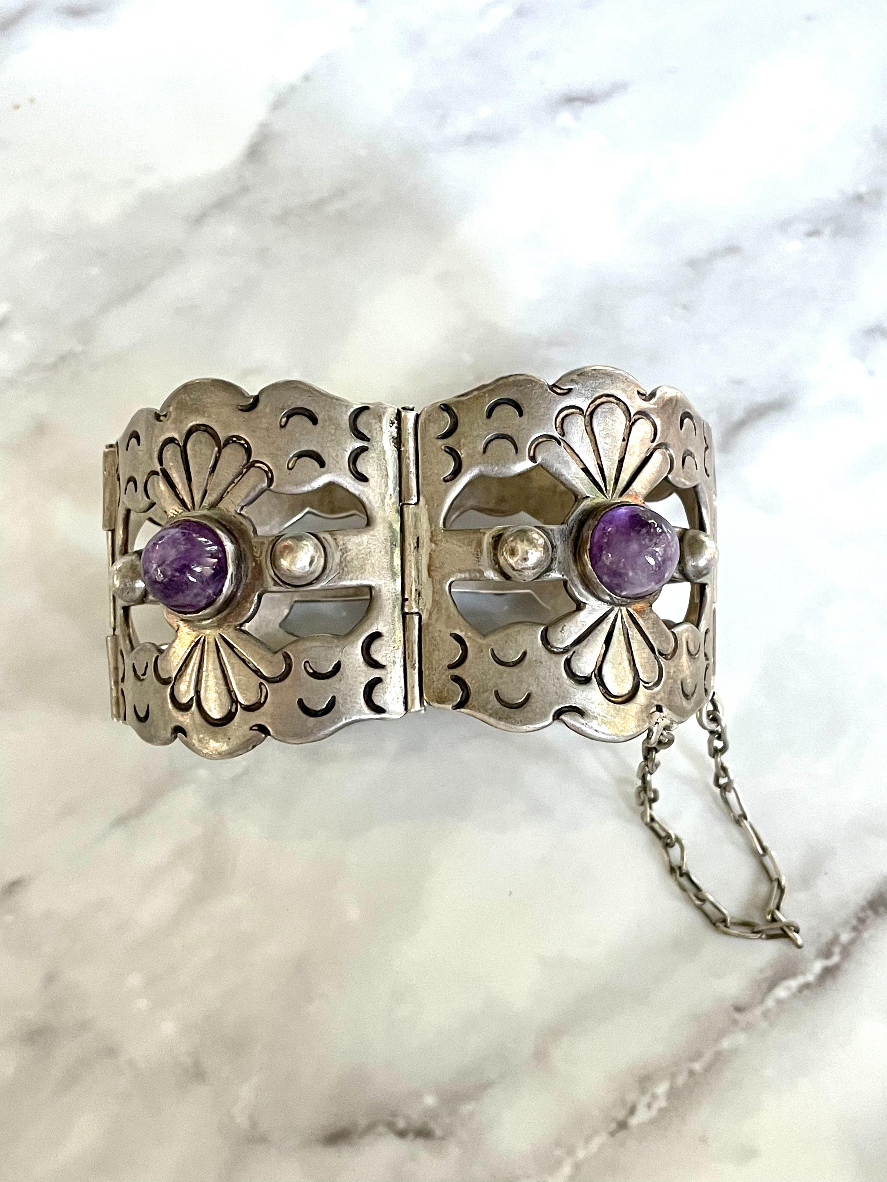 Vintage Amethyst Cabochon and Taxco Sterling Silver Bracelet In Good Condition In St. Louis Park, MN