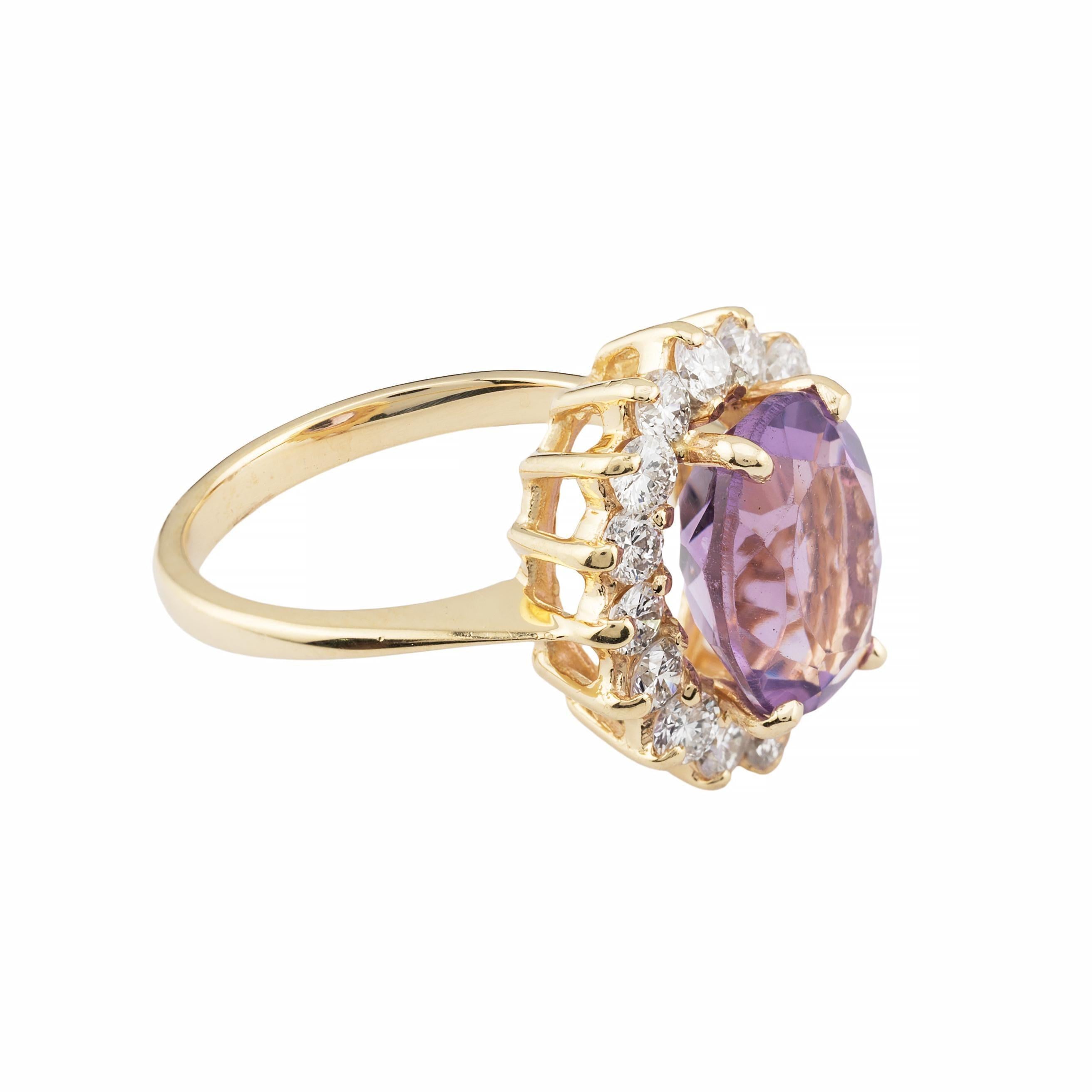 Anillo Halo Vintage de Amatista y Diamante en Oro Amarillo de 14 Kilates en venta 1