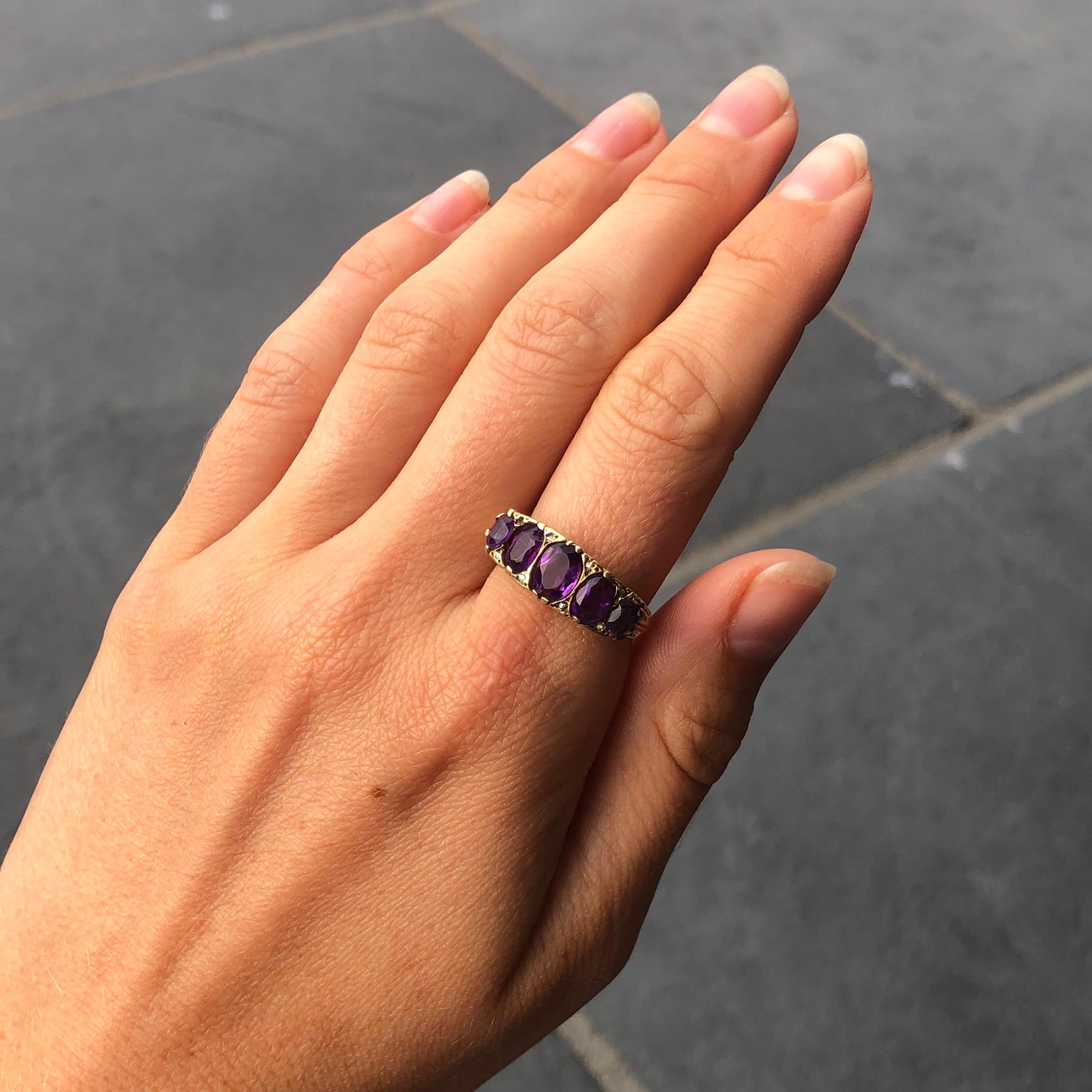 Women's Vintage Amethyst Five-Stone with Diamond Points Modelled in 9 Carat Gold