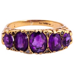 Vintage Amethyst mit fünf Steinen und Diamantspitzen, Modelliert aus 9 Karat Gold