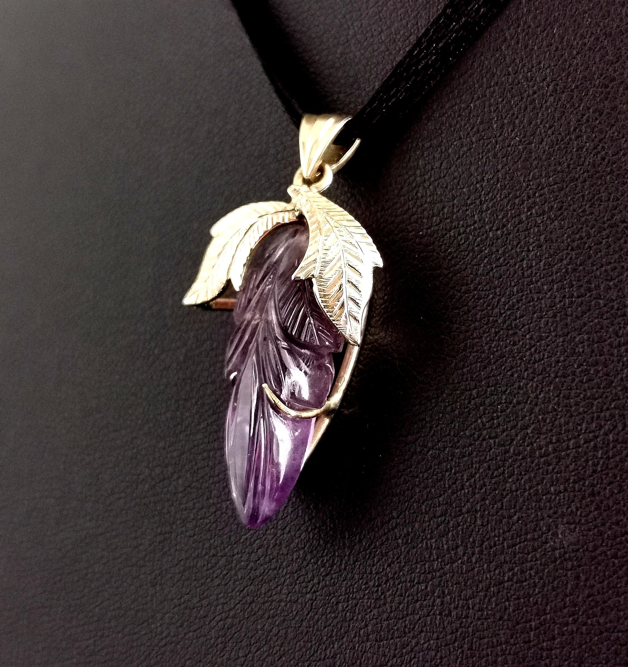 Mixed Cut Vintage Amethyst Floral Pendant, 16k Yellow Gold For Sale