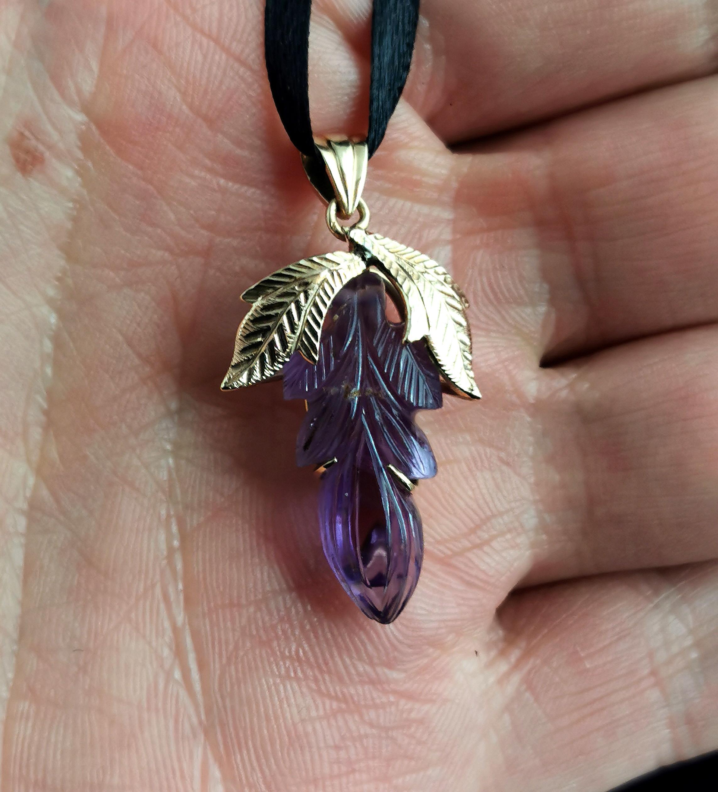 Vintage Amethyst Floral Pendant, 16k Yellow Gold For Sale 3