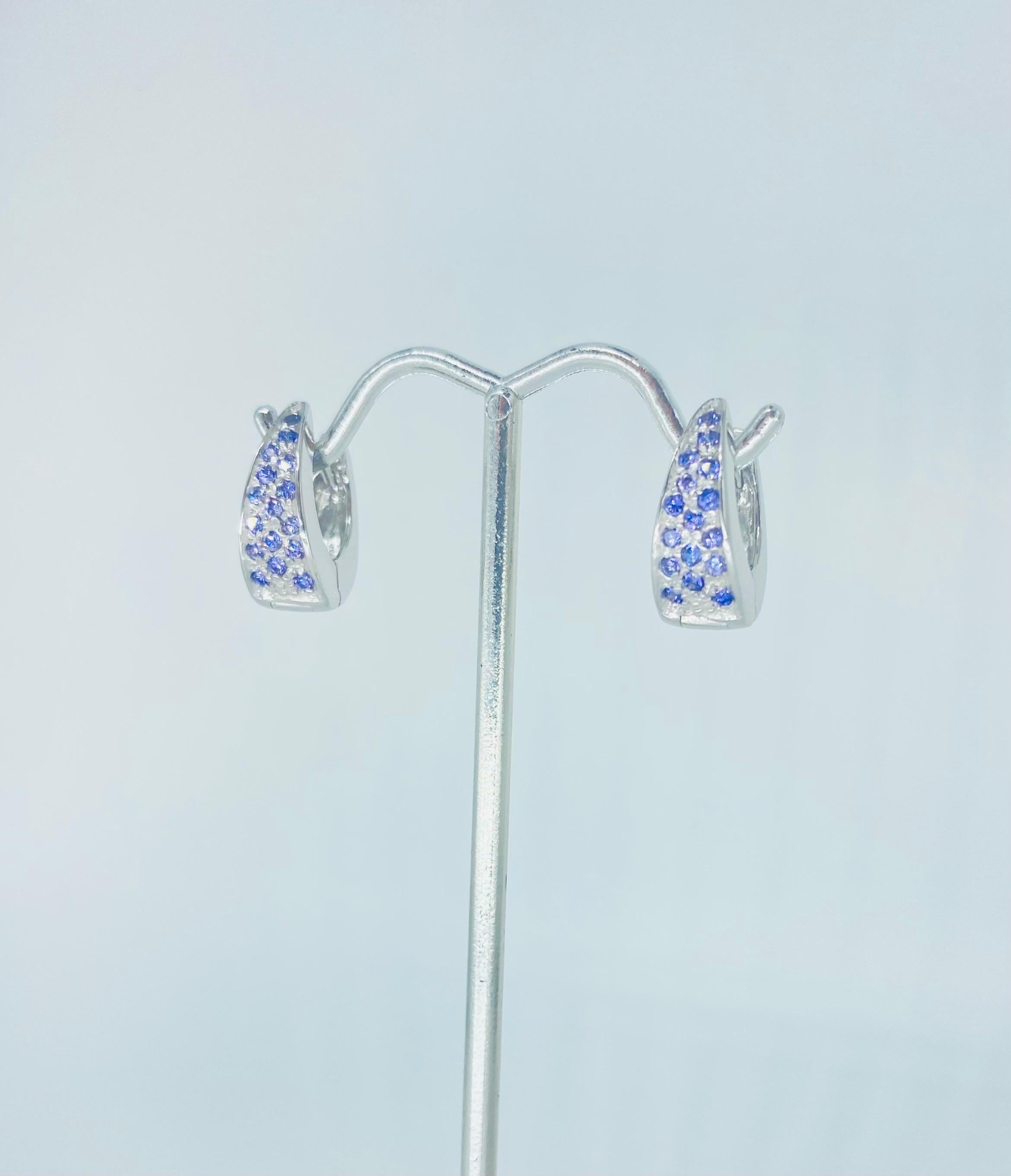 Vintage Amethyst Gemstone Clip Earrings 18k White Gold In Excellent Condition For Sale In Miami, FL