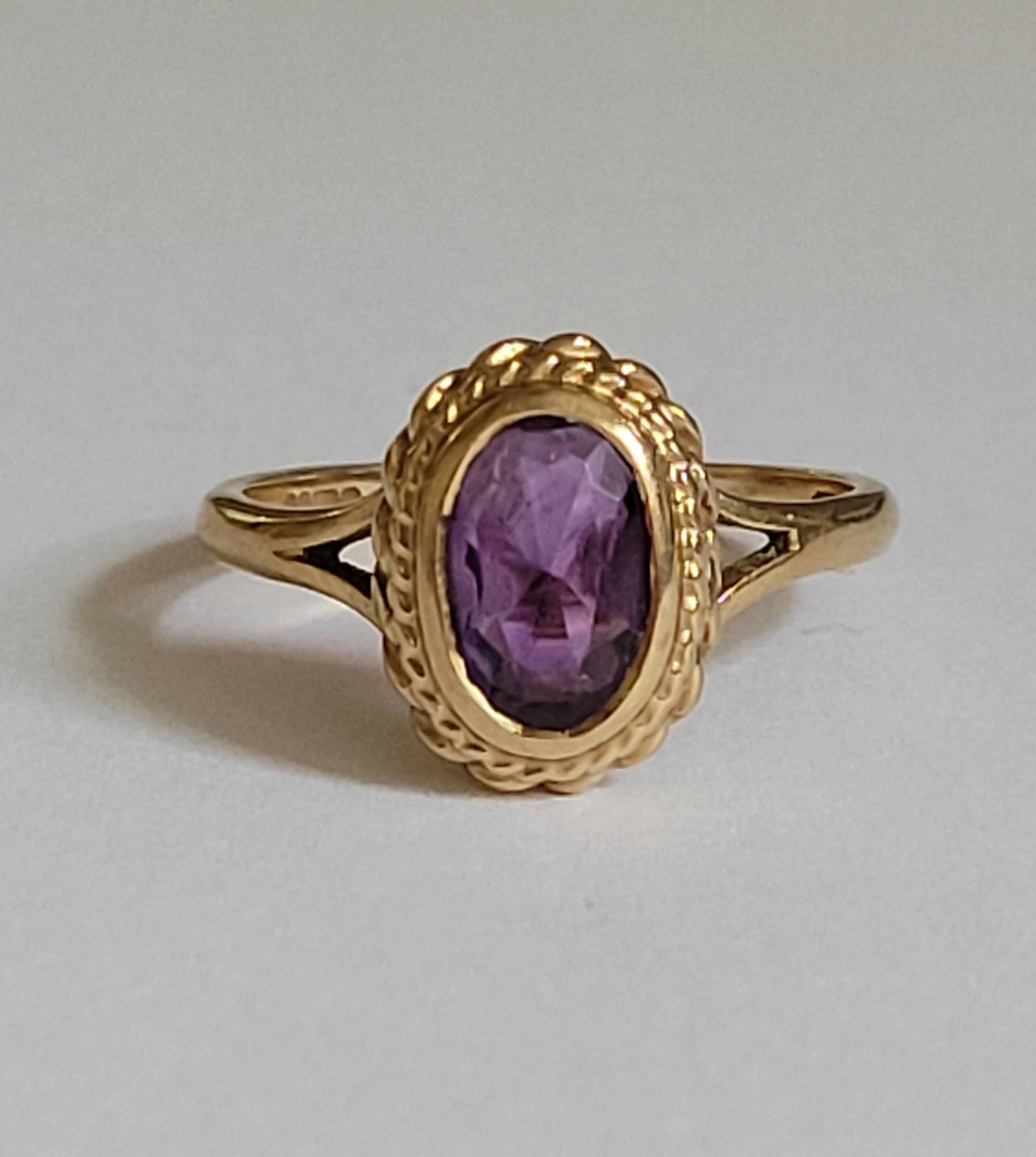 A Vintage c.1997 9 Carat Gold and natural Amethyst ring. Ring well solid made, Amethyst in rub over setting and perfect as everyday ring. Perfect gift for her. English origin.
Amethyst symbolize deep love, happiness, humility, sincerity, and