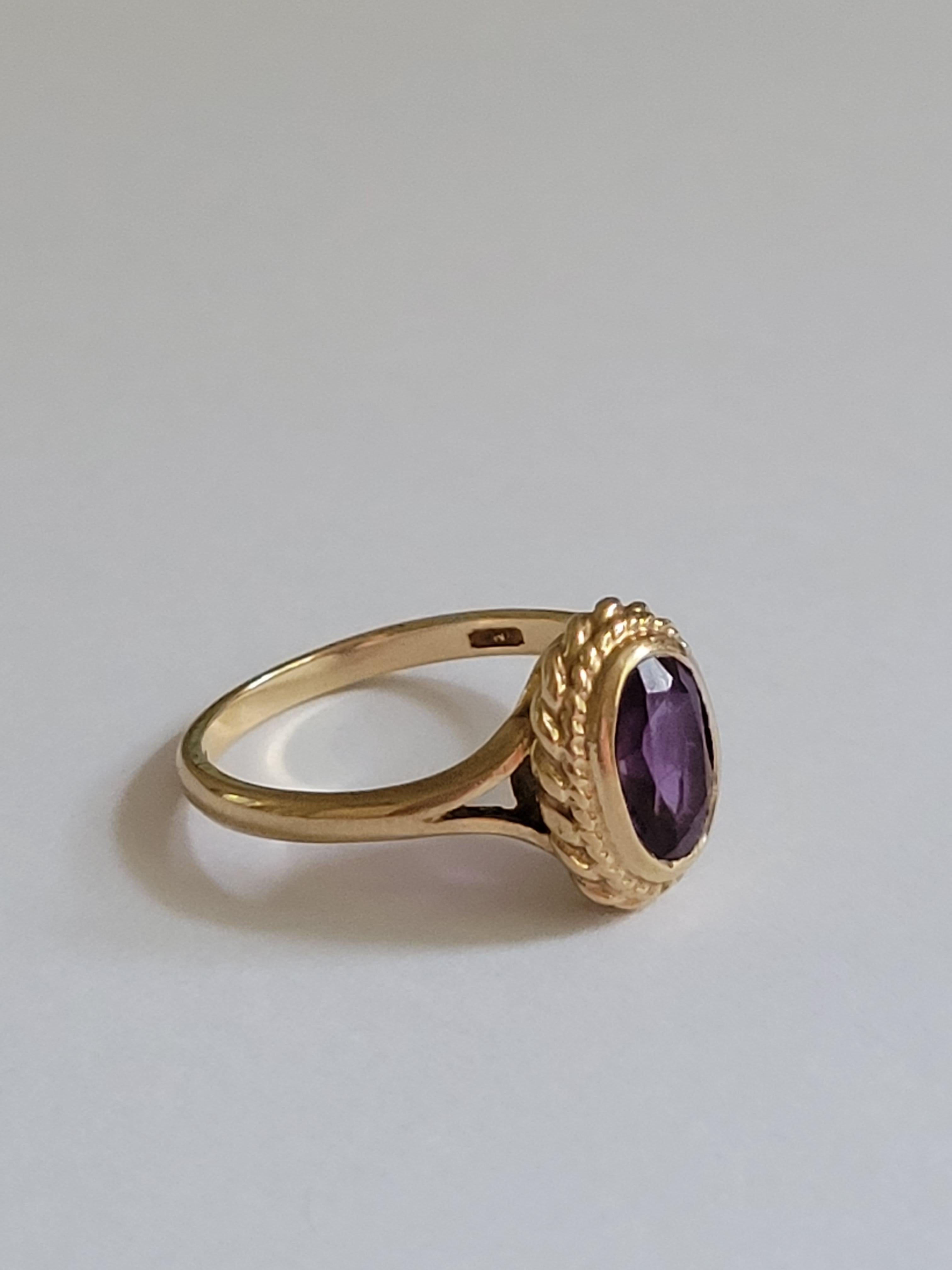 Vintage Amethyst Gold ring London HM In Good Condition For Sale In Boston, Lincolnshire