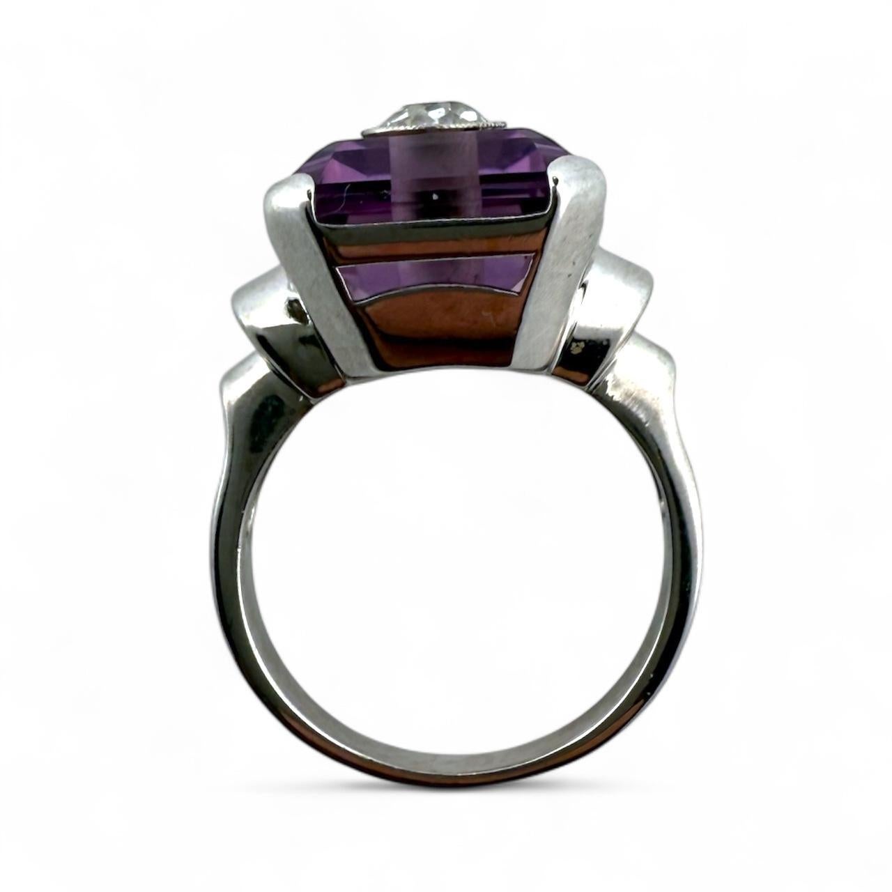 Vintage Amethyst & Old Mine Cut Diamant Illusion Set Cocktail Ring im Angebot 4