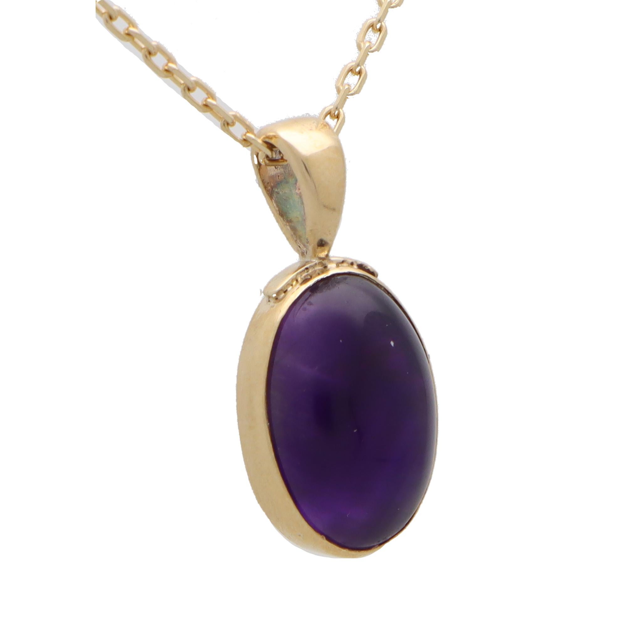 Vintage Amethyst Oval Pendant Necklace in 9k Yellow Gold In Excellent Condition In London, GB