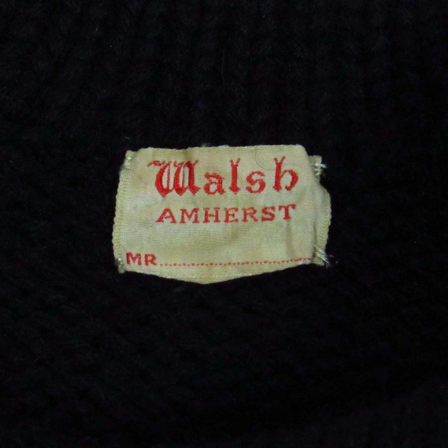 Vintage Amherst College Class of 1952 Black Sweater In Good Condition For Sale In Concord, MA