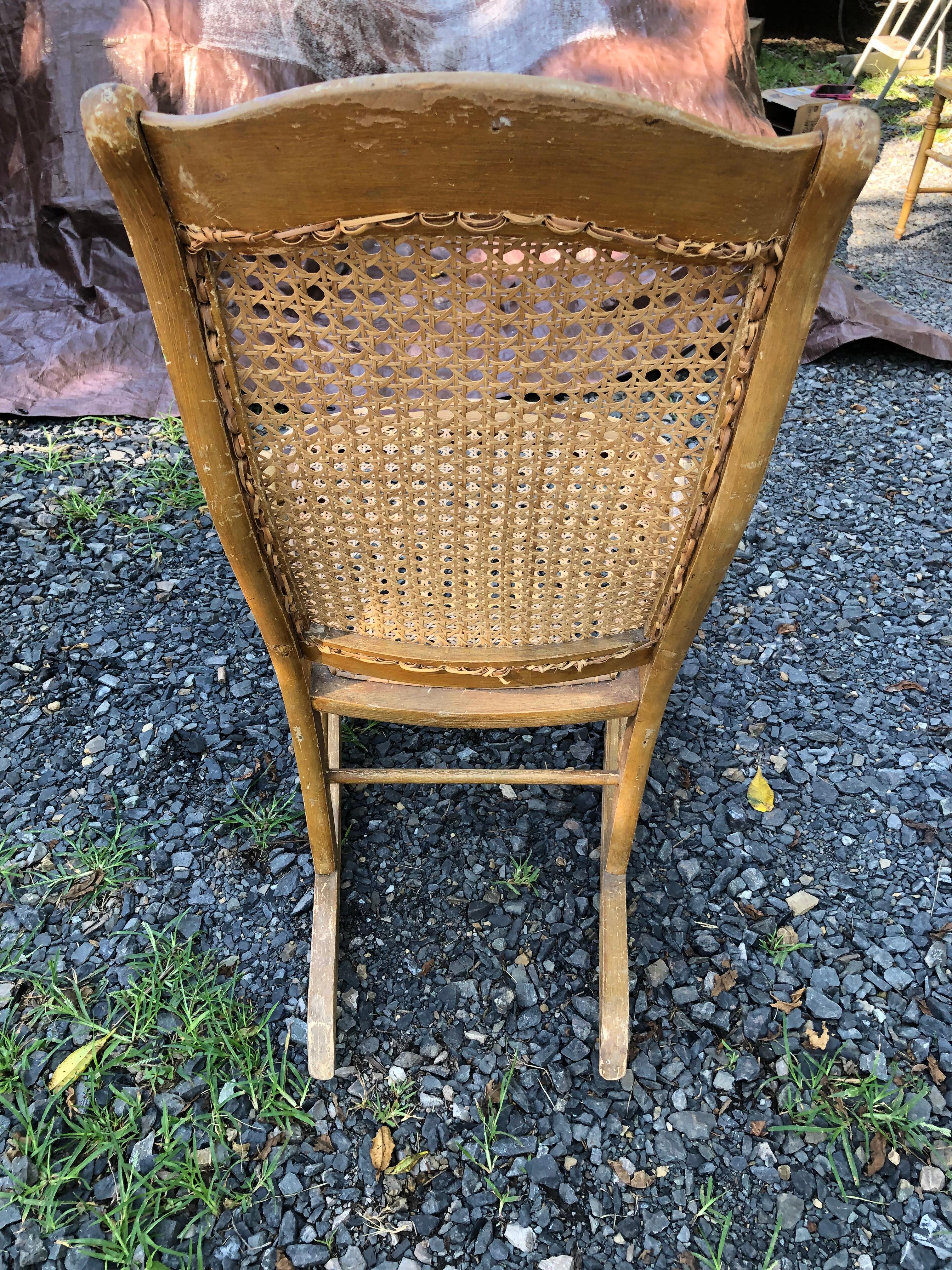 Vintage Amish Made Country Rocking Chair For Sale 3