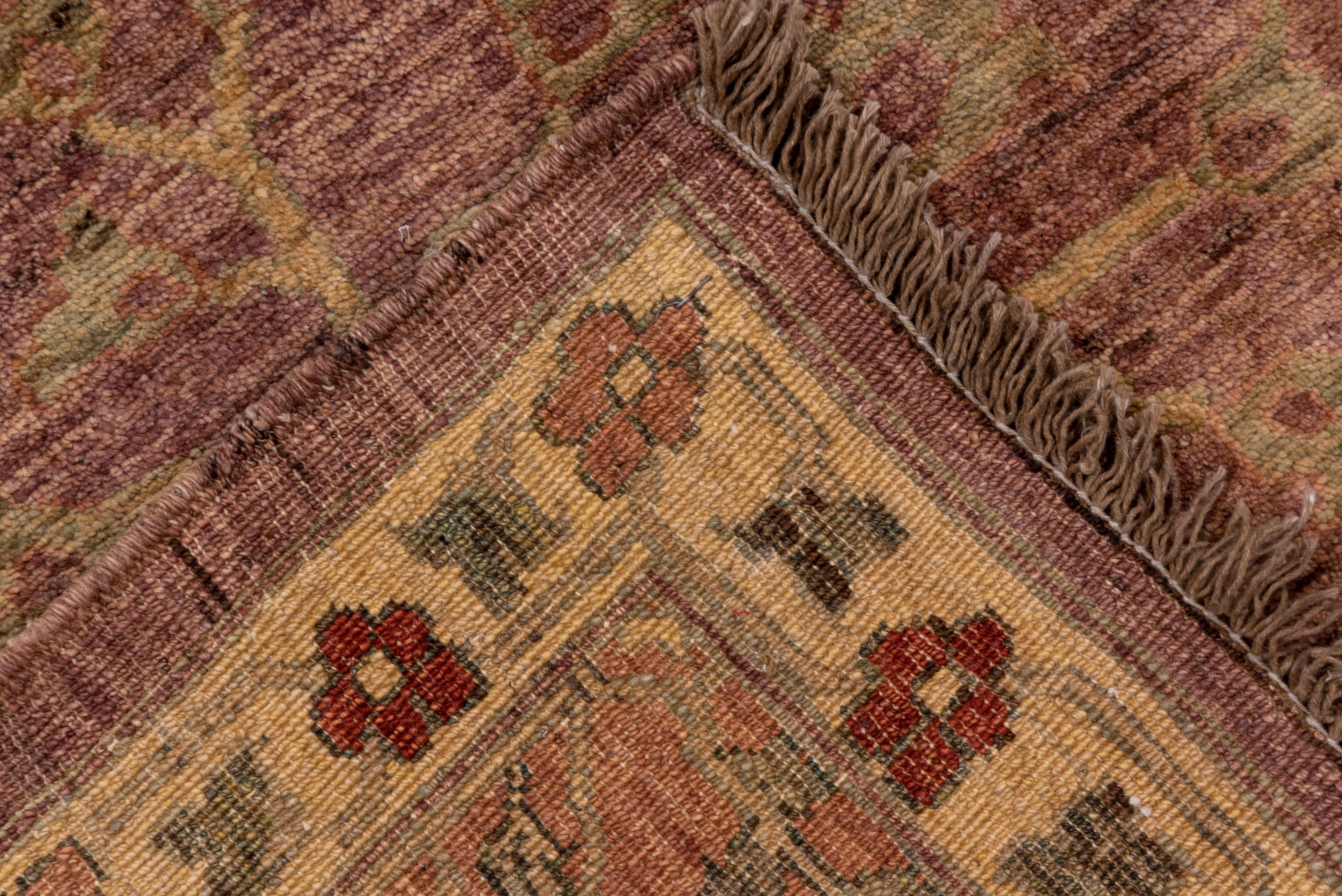 Vintage Amritzar Teppich Rose Pflaume Feld mit Elfenbein Floral Baum Design im Zustand „Gut“ im Angebot in New York, NY
