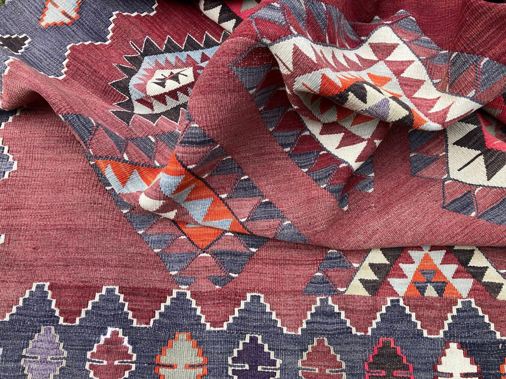 Vintage Anatolian Kilim 2.50m x 1.70m For Sale 10