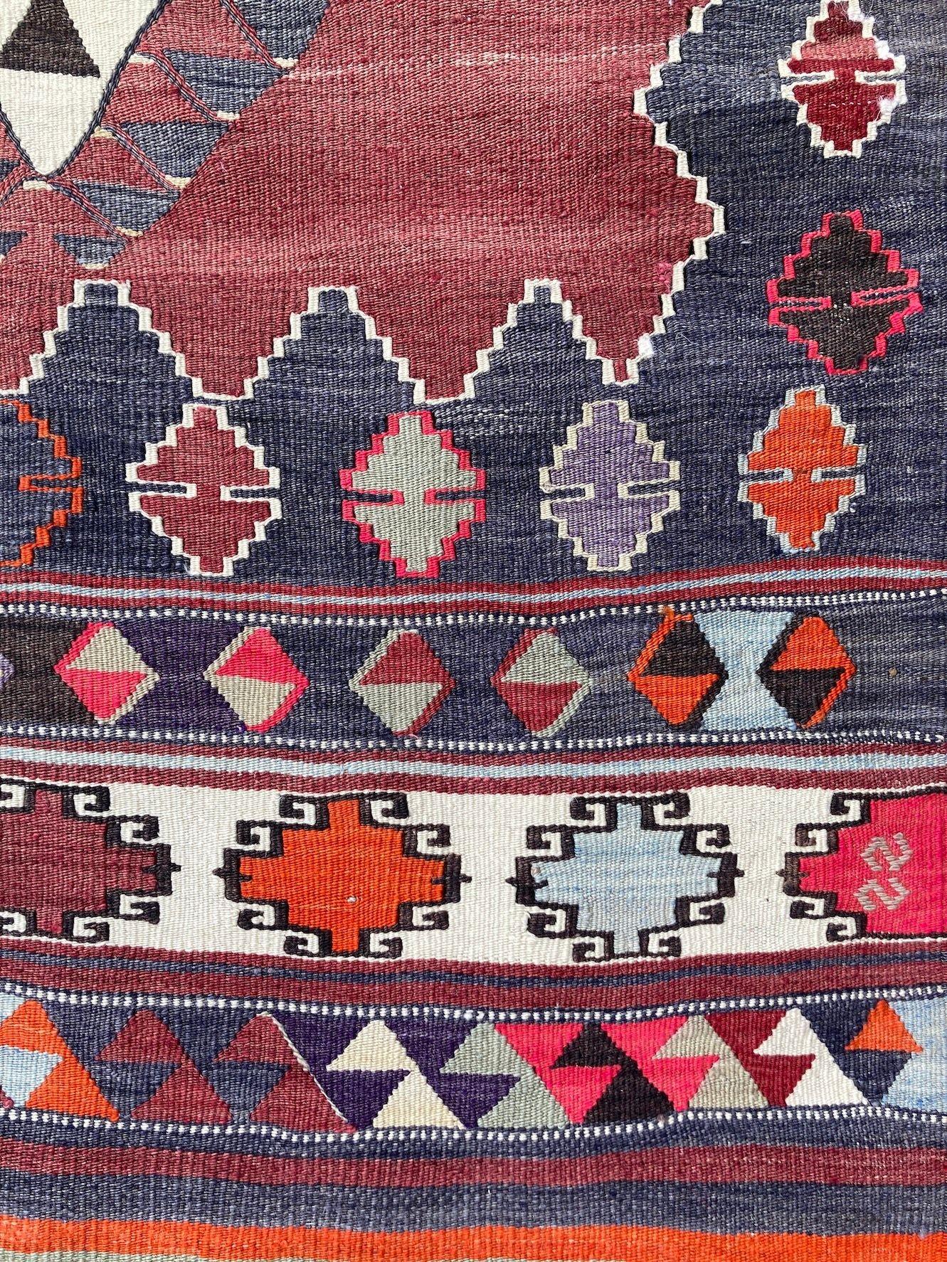Vintage Anatolian Kilim 2.50m x 1.70m For Sale 1