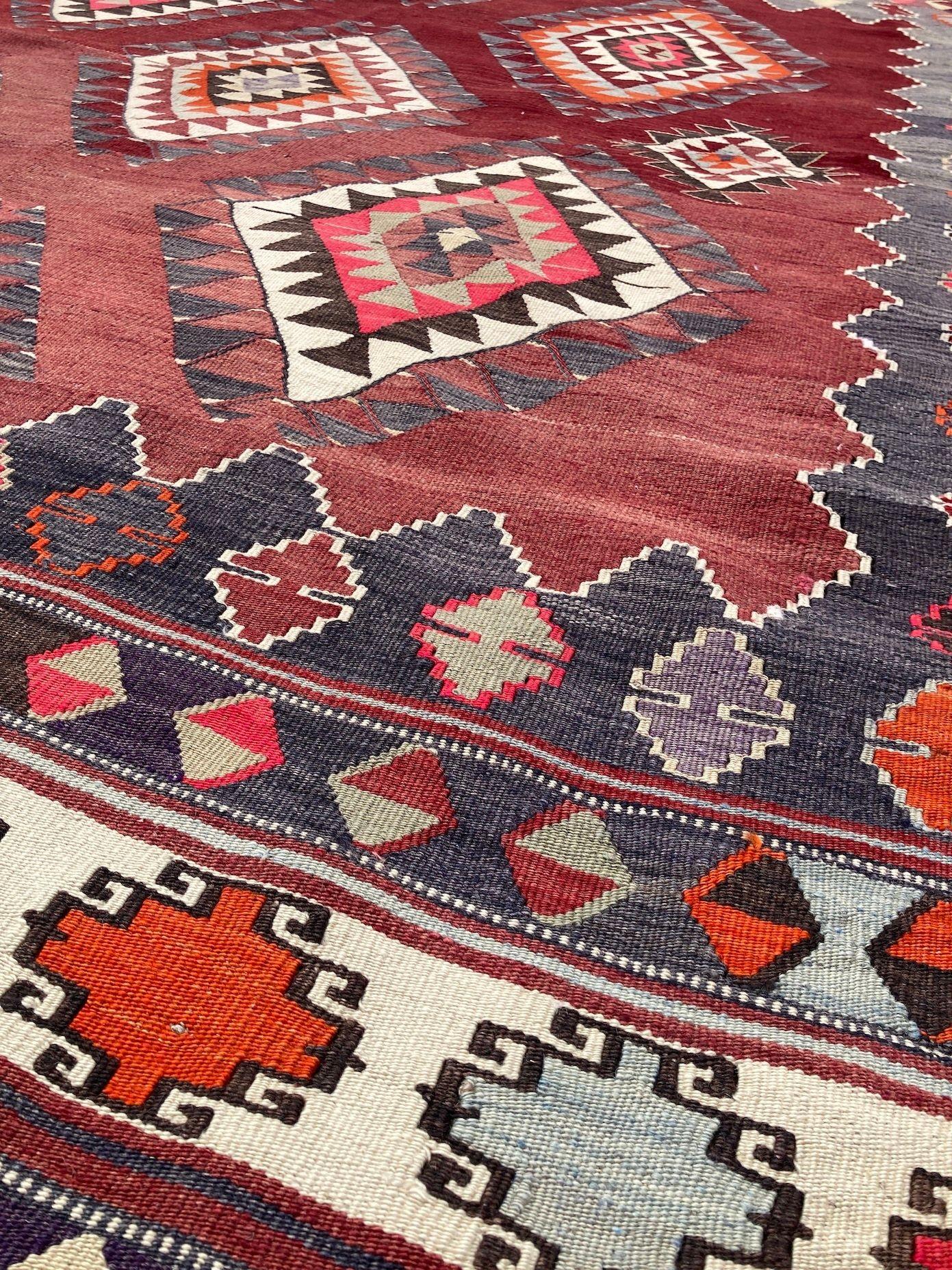 Vintage Anatolian Kilim 2.50m x 1.70m For Sale 3