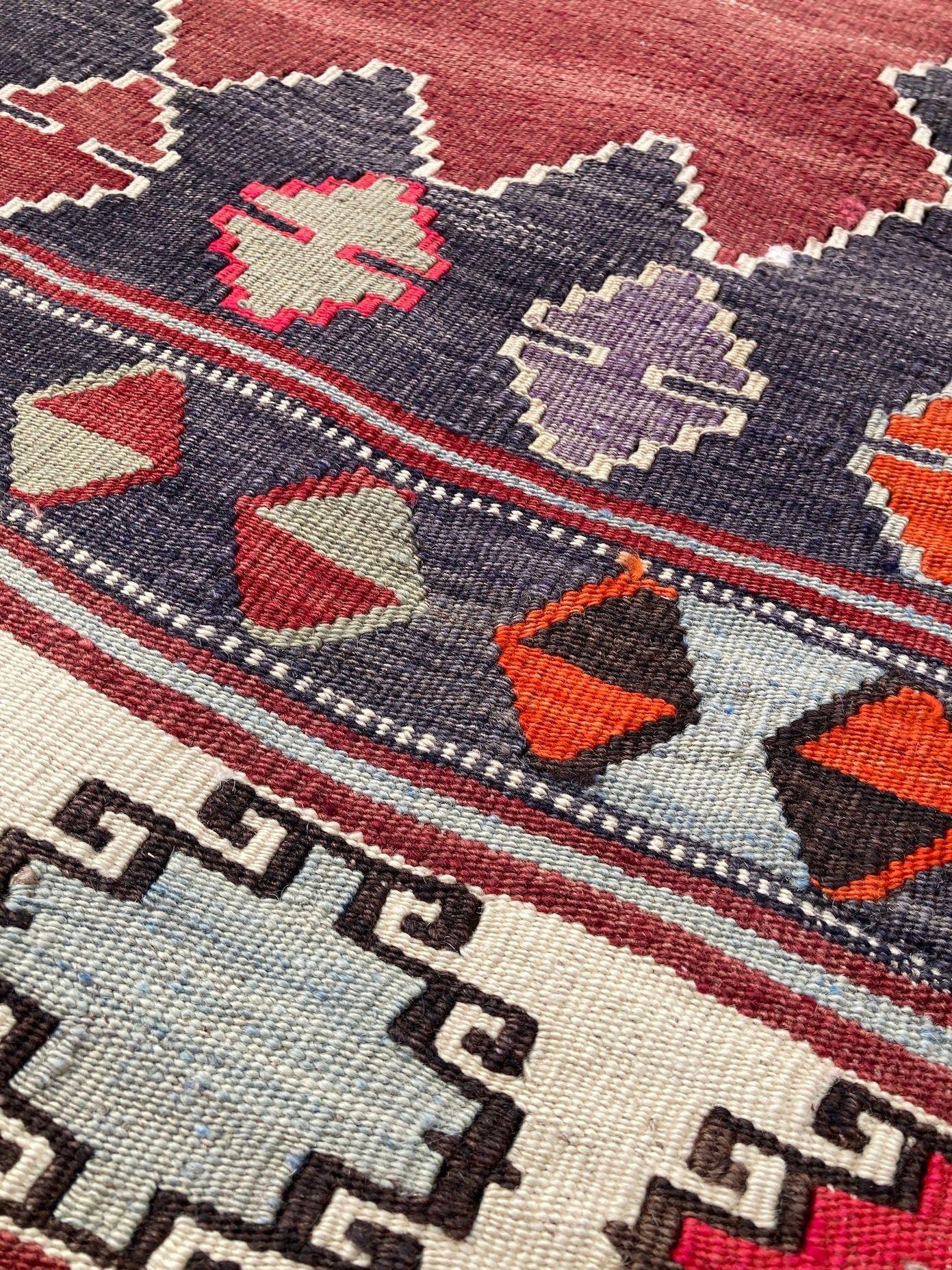 Vintage Anatolian Kilim 2.50m x 1.70m For Sale 4
