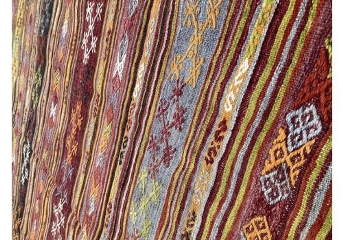XX secolo Kilim anatolico vintage 2,59 m X 1,52 m in vendita