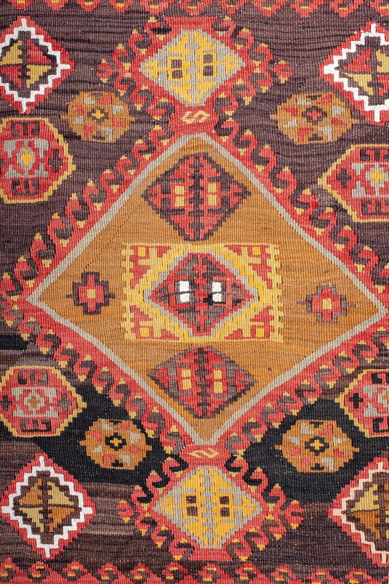 Tessuto a mano Rug & Kilim vintage dell'Anatolia con disegno a scala di medaglioni in vendita
