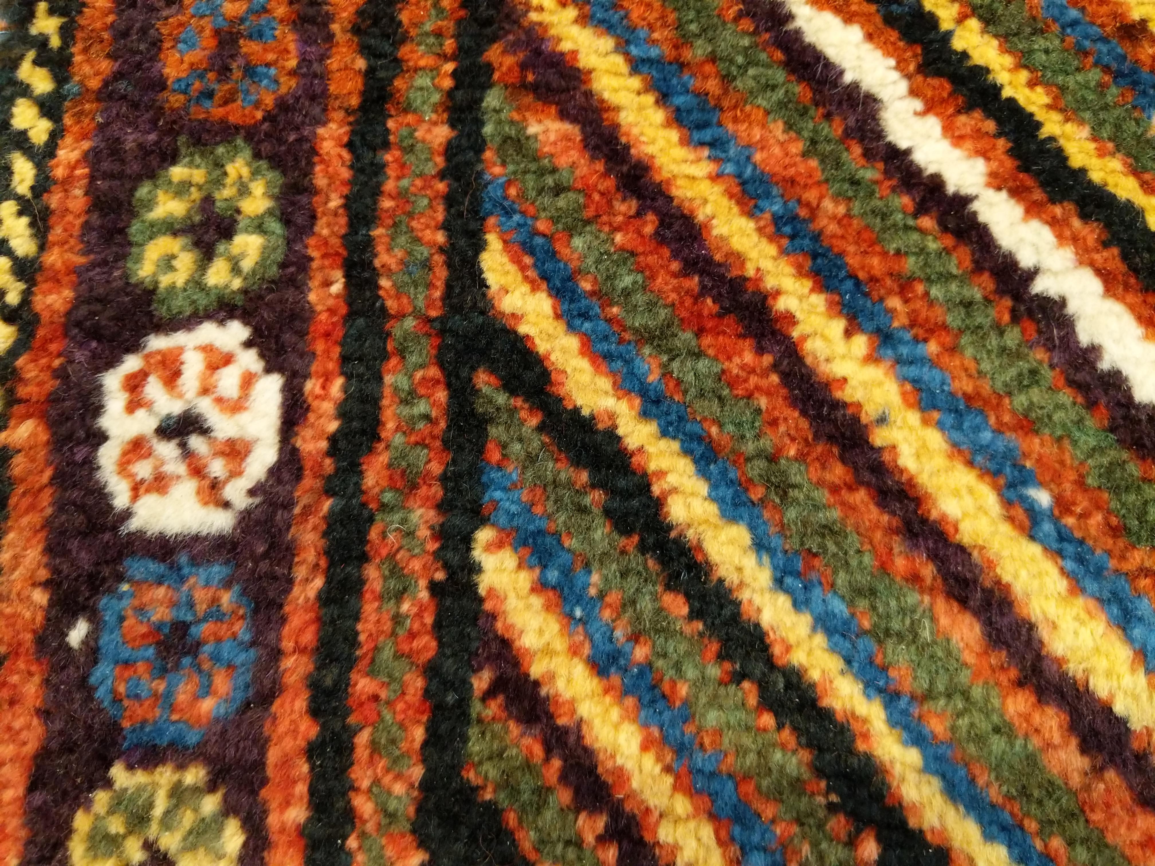 Anatolischer kurdischer Teppich mit Regenbogenmuster aus Anatolien (Ende des 20. Jahrhunderts) im Angebot