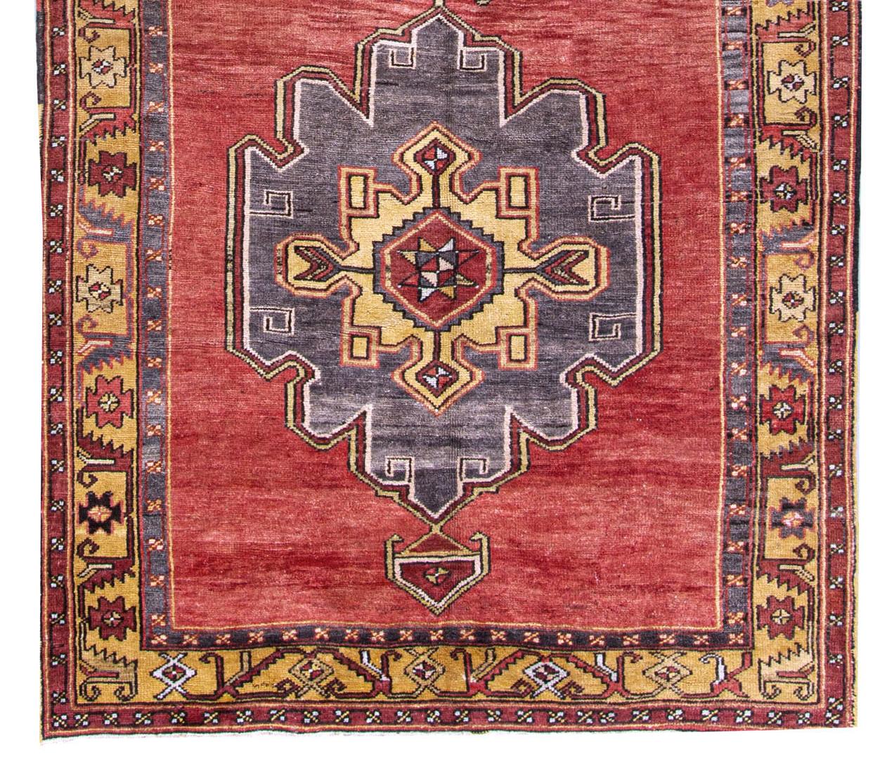 Vintage Anatolisch-Oushak Galerie Größe Teppich Läufer 5'3 x 12'7 (Handgeknüpft) im Angebot