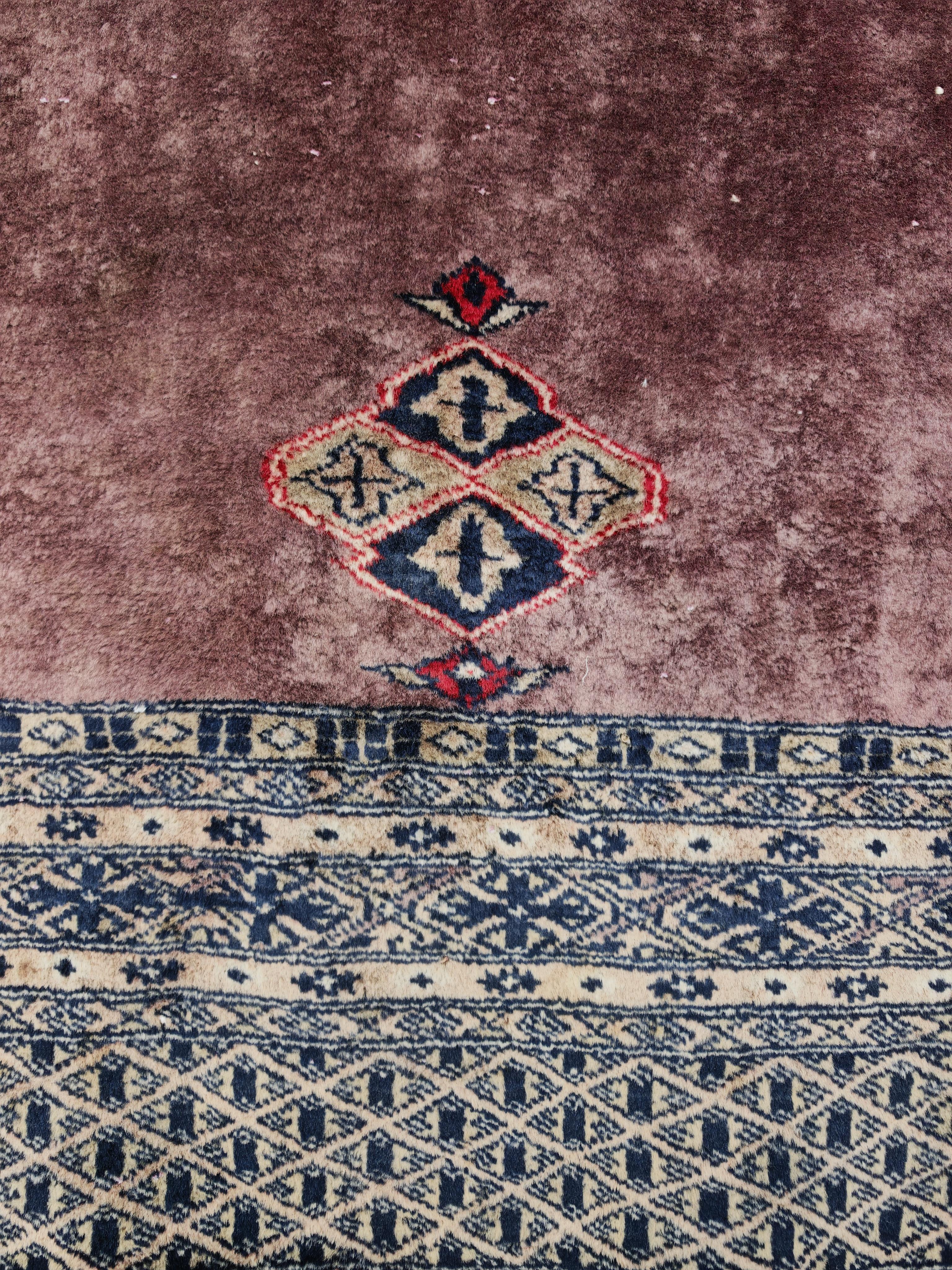 Tapis Vintage Anatolien Knots Rugs en laine nouée à la main, violet et gris Bon état - En vente à Beograd, RS