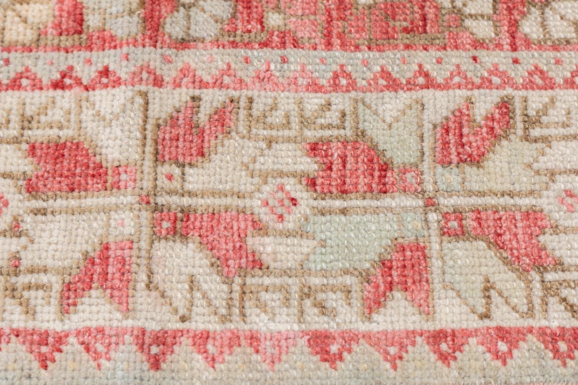 Vintage Anatolian Rug 3'5'' x 5'5'' For Sale 3
