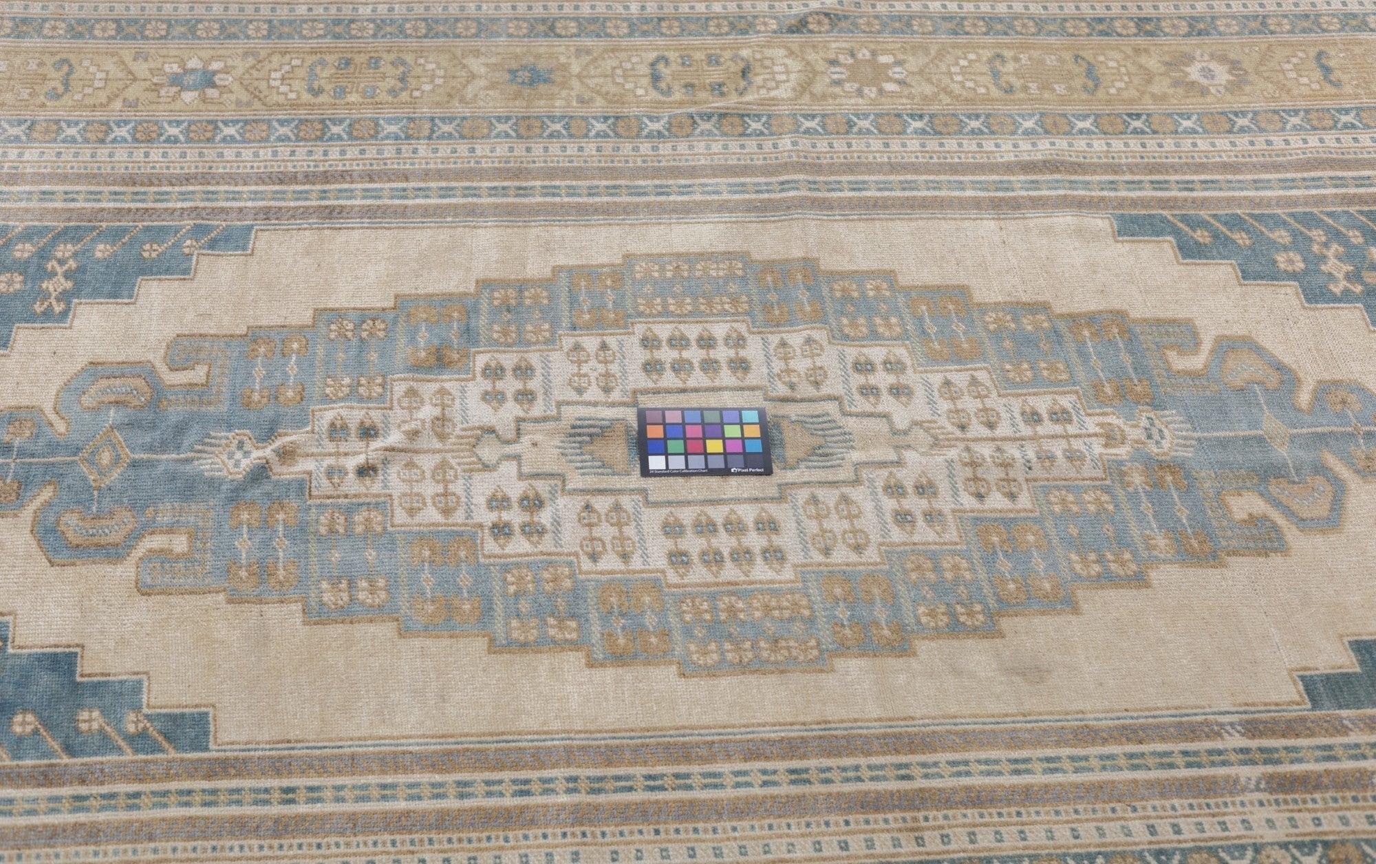 Vintage Anatolian Rug 5'11'' x 11'6'' For Sale 7
