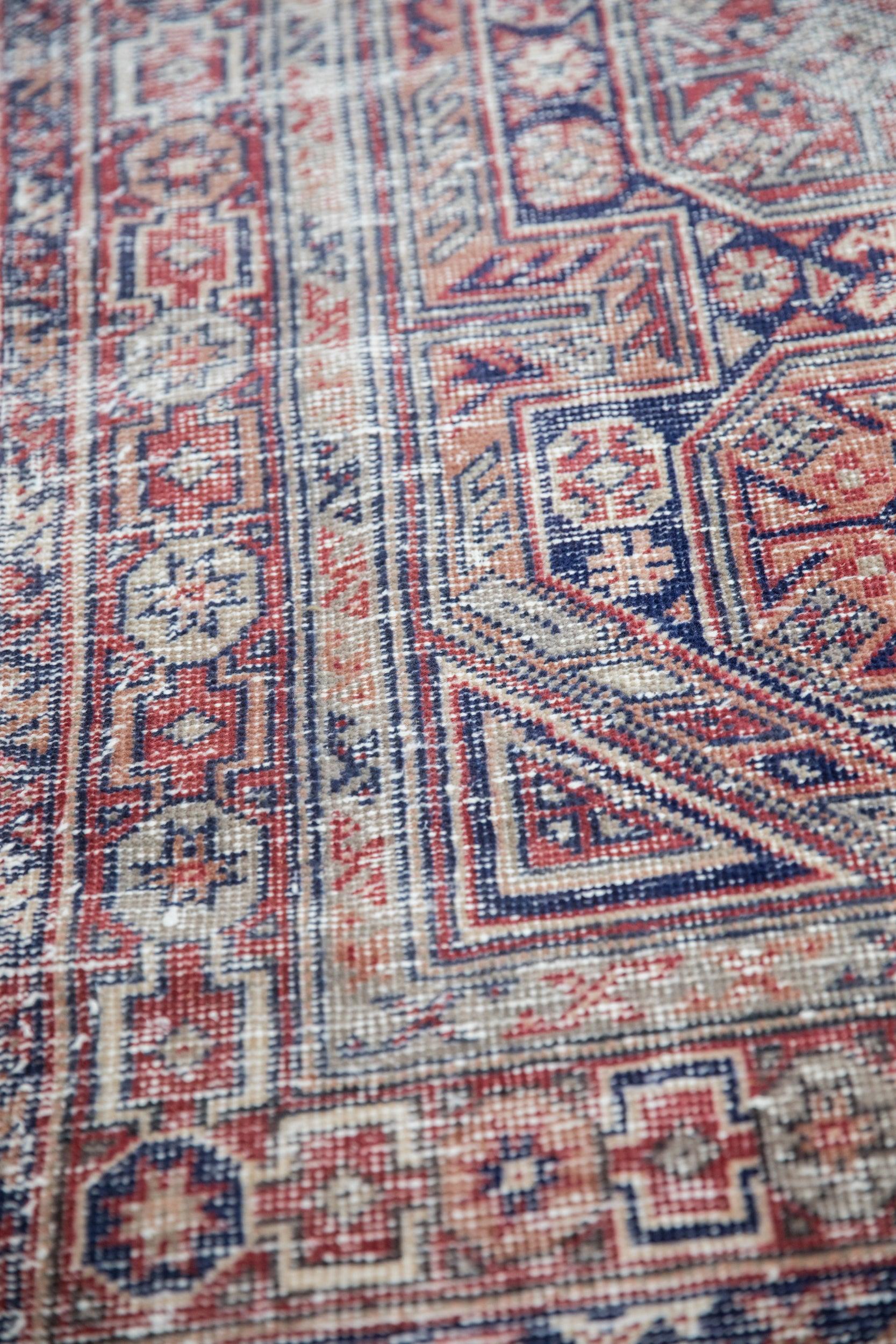Vintage Anatolian Rug Runner (Wolle) im Angebot