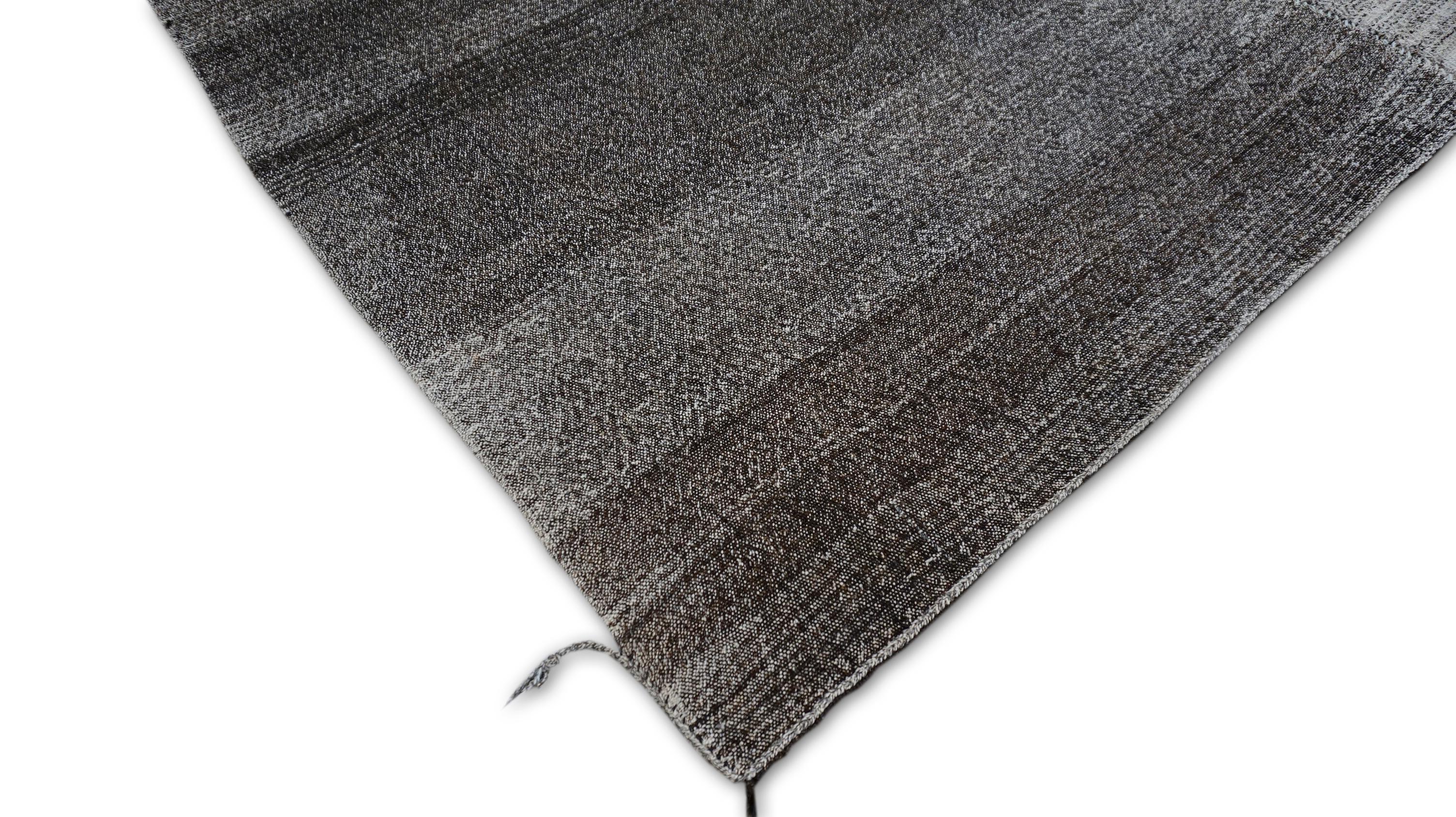 Vintage Anatolische Zelt Ziege Haar Kelim  8′11″ × 9′6″ (Handgewebt) im Angebot