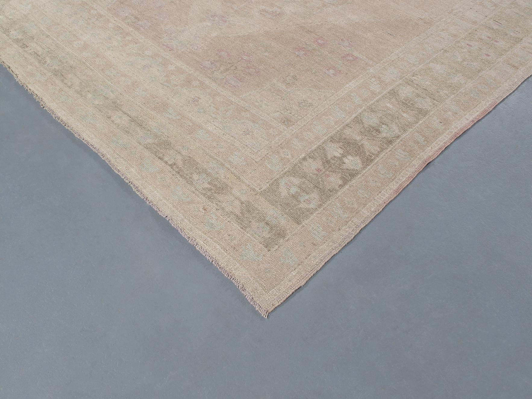 Anatolischer Stammeskunst-Teppich (Mitte des 20. Jahrhunderts) im Angebot