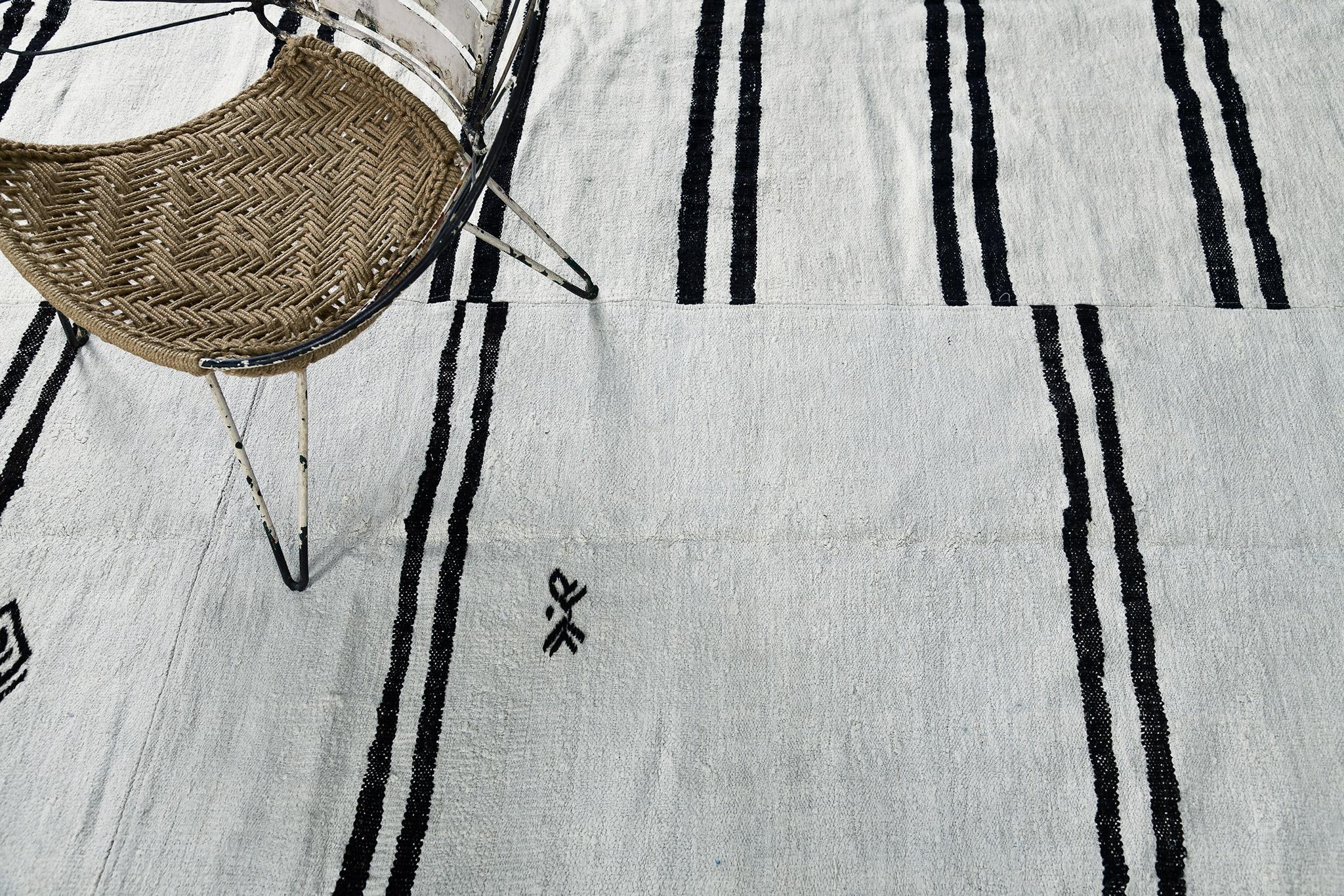 Numéro de tapis
26753
Taille
12' 6