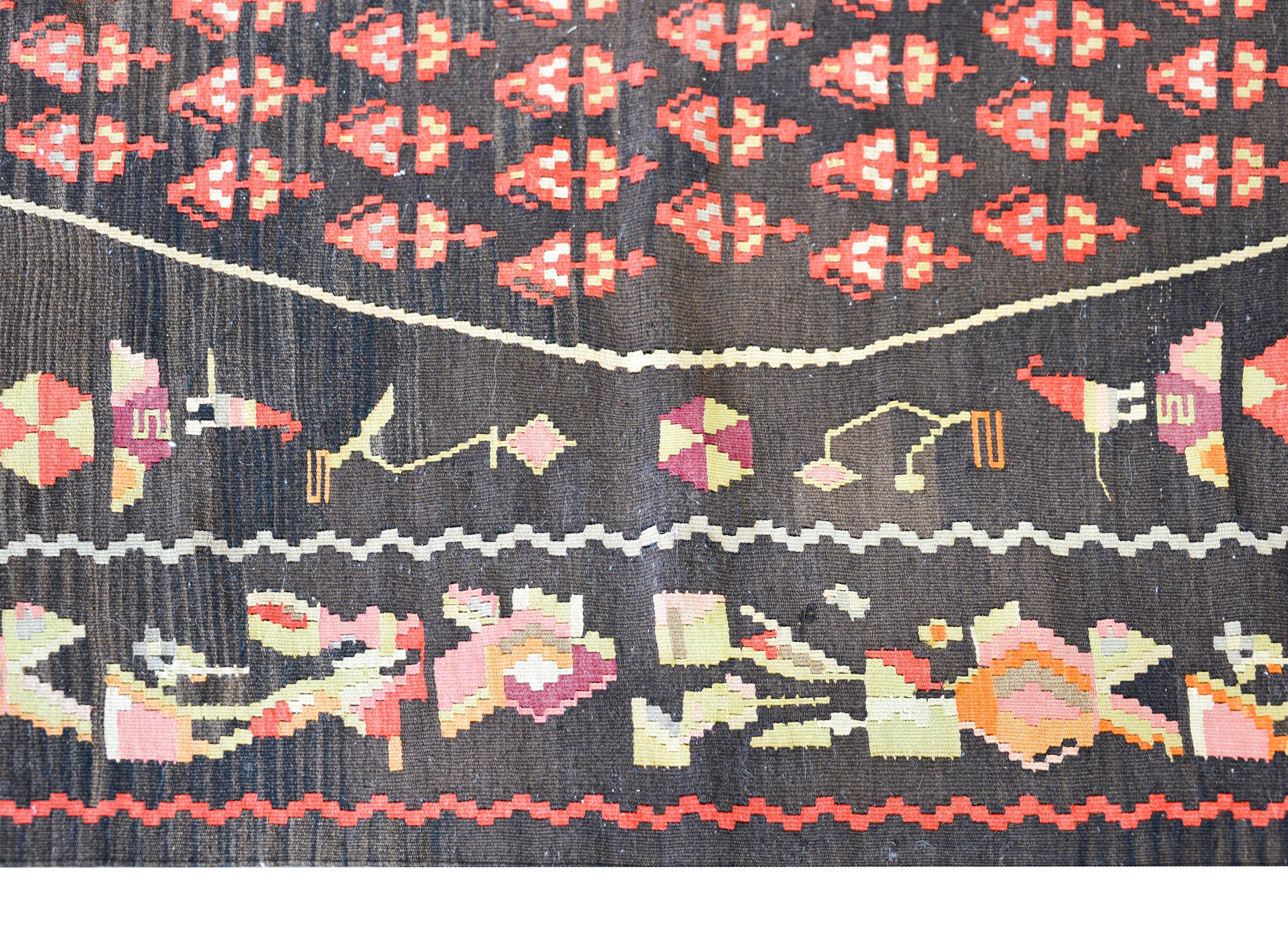 Vintage Anatolian Turkish Kilim Rug In Good Condition For Sale In Chicago, IL