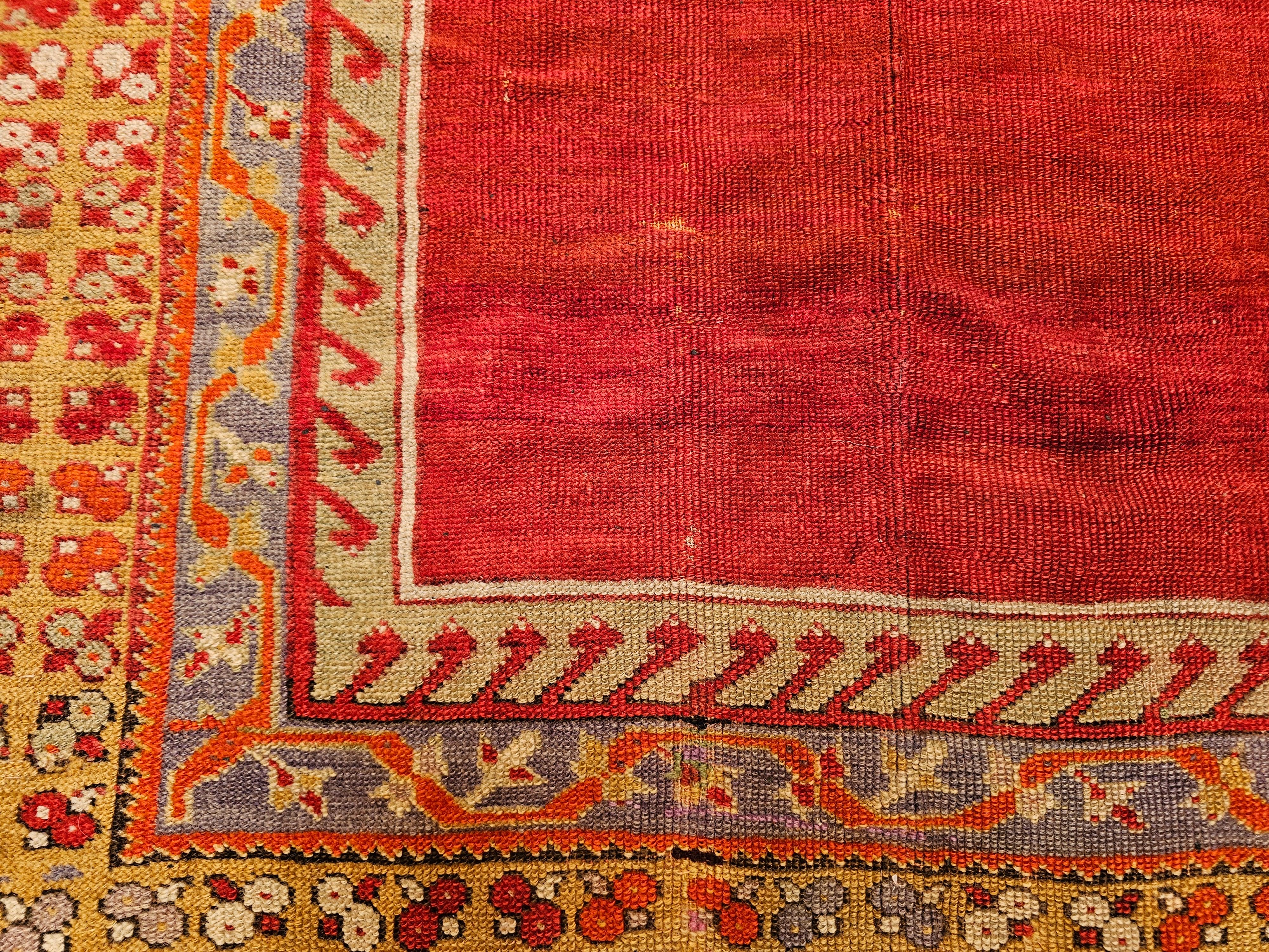 Vintage Anatolian Turkish Area Rug in Prayer Pattern in Rot, Chartreuse im Angebot 2