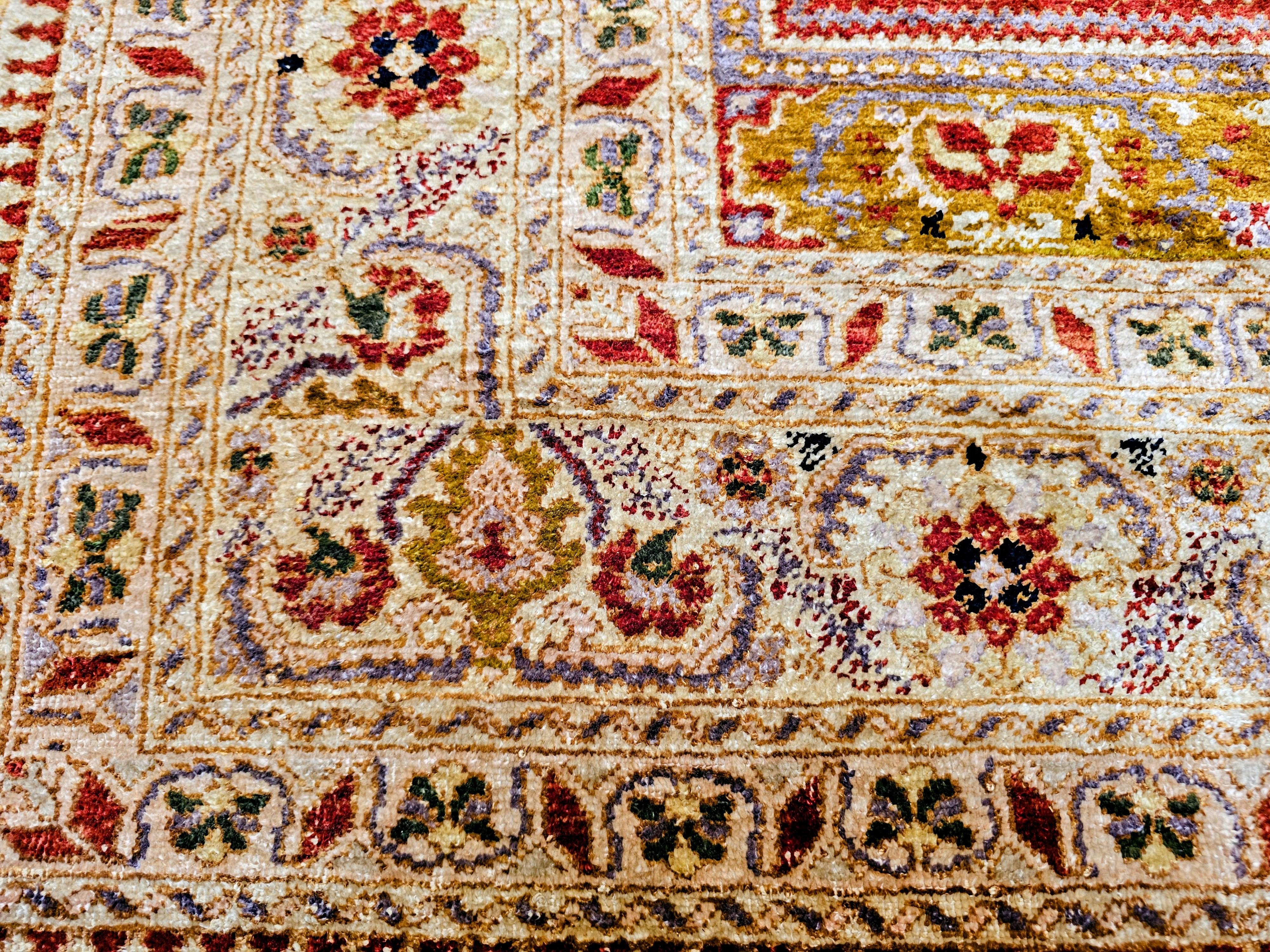Vintage Anatolian Turkish Silk Area Rug in Prayer Pattern in Rot, Grün im Angebot 3