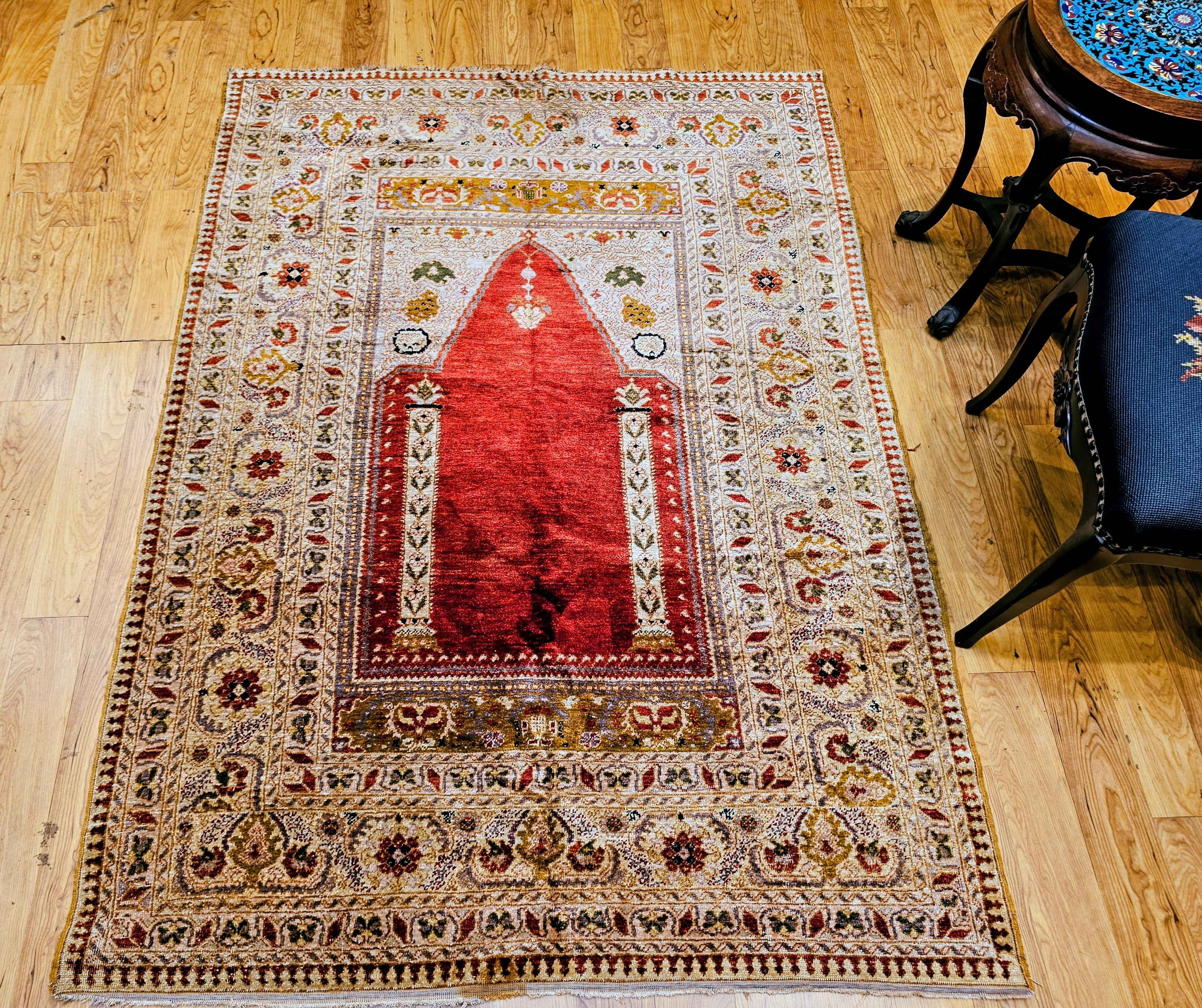 Vintage Anatolian Turkish Silk Area Rug in Prayer Pattern in Rot, Grün im Angebot 6